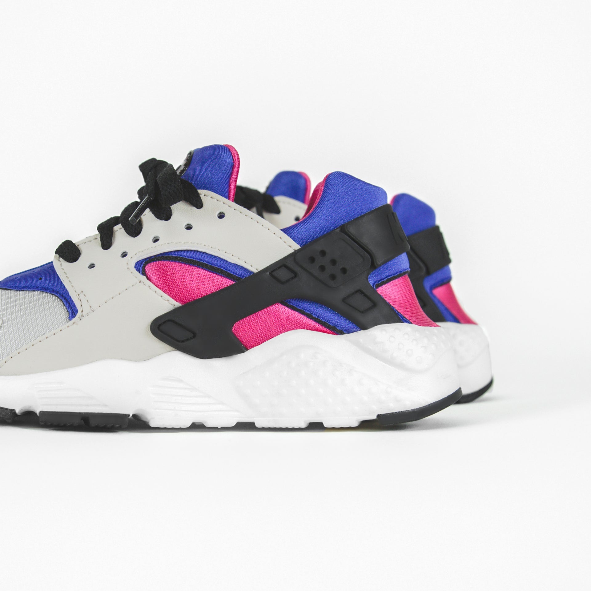 Nike Huarache Run - Desert Sand / Persian Violet / Black