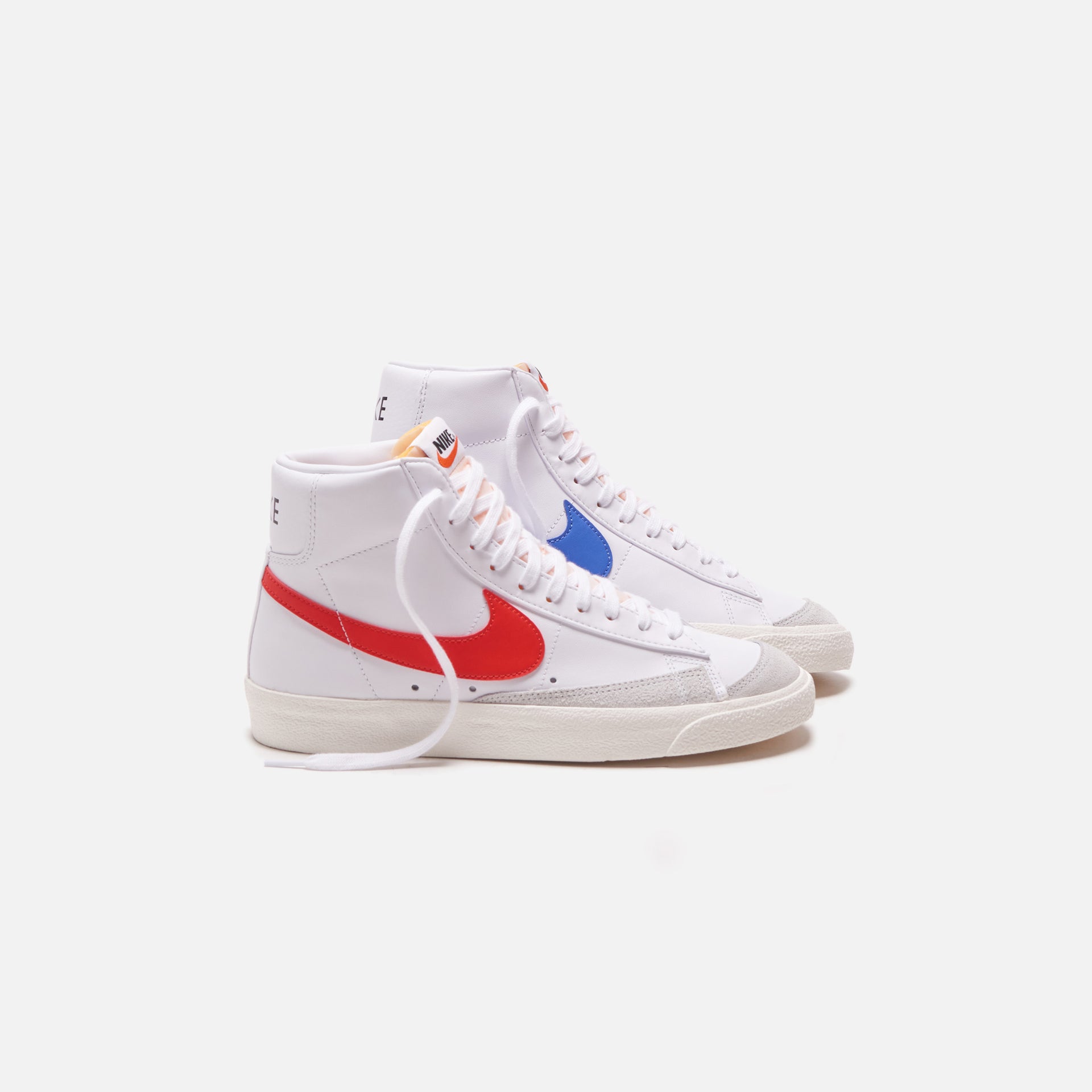 Nike Blazer Mid `77 - White / Medium Blue / Sail / Habanero Red