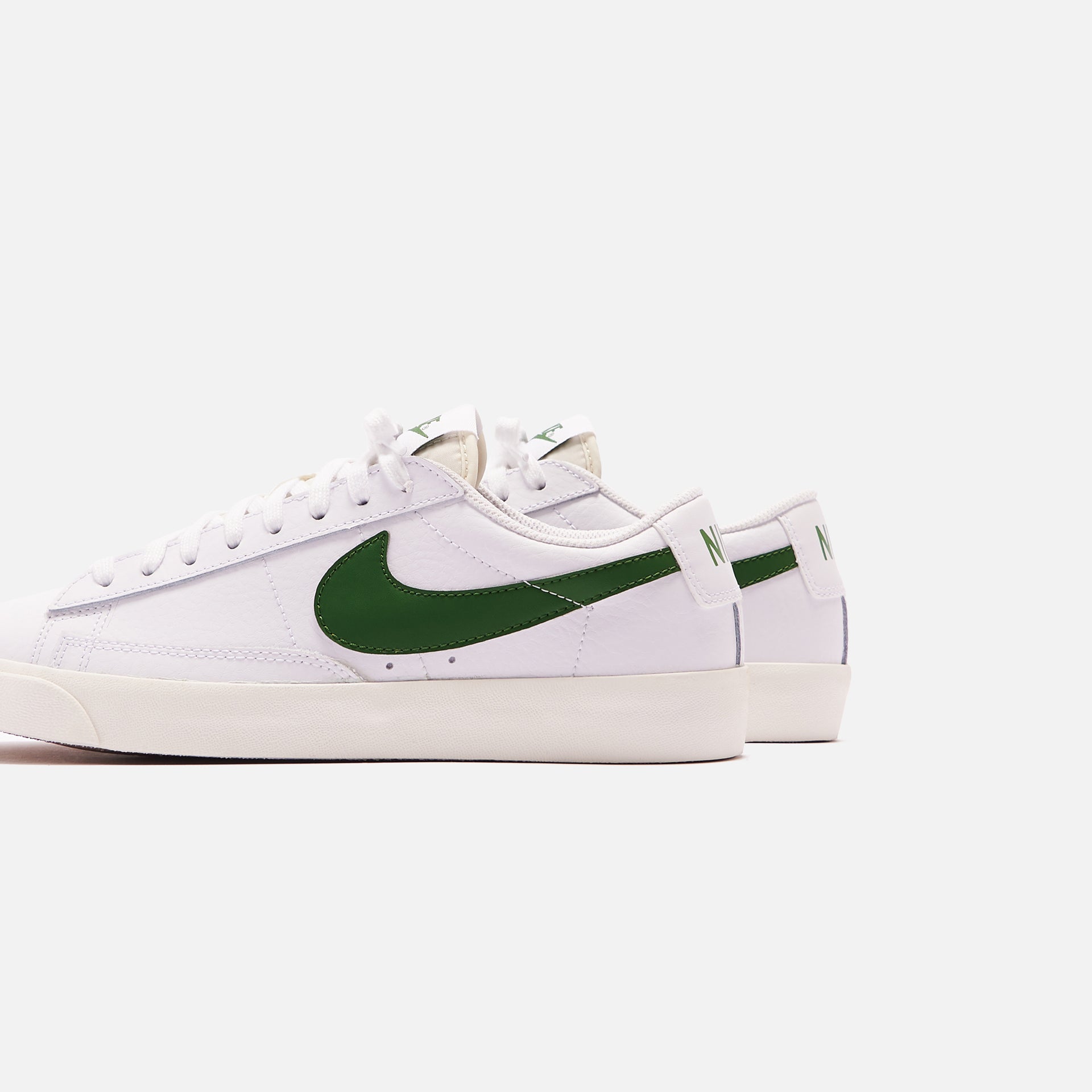 Nike Blazer Low - White / Forest Green / Sail