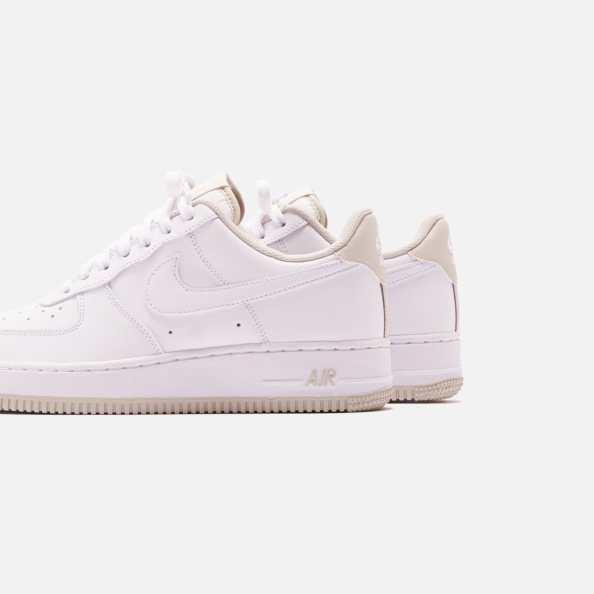 Nike Air Force 1 `07 - White / Light Bone