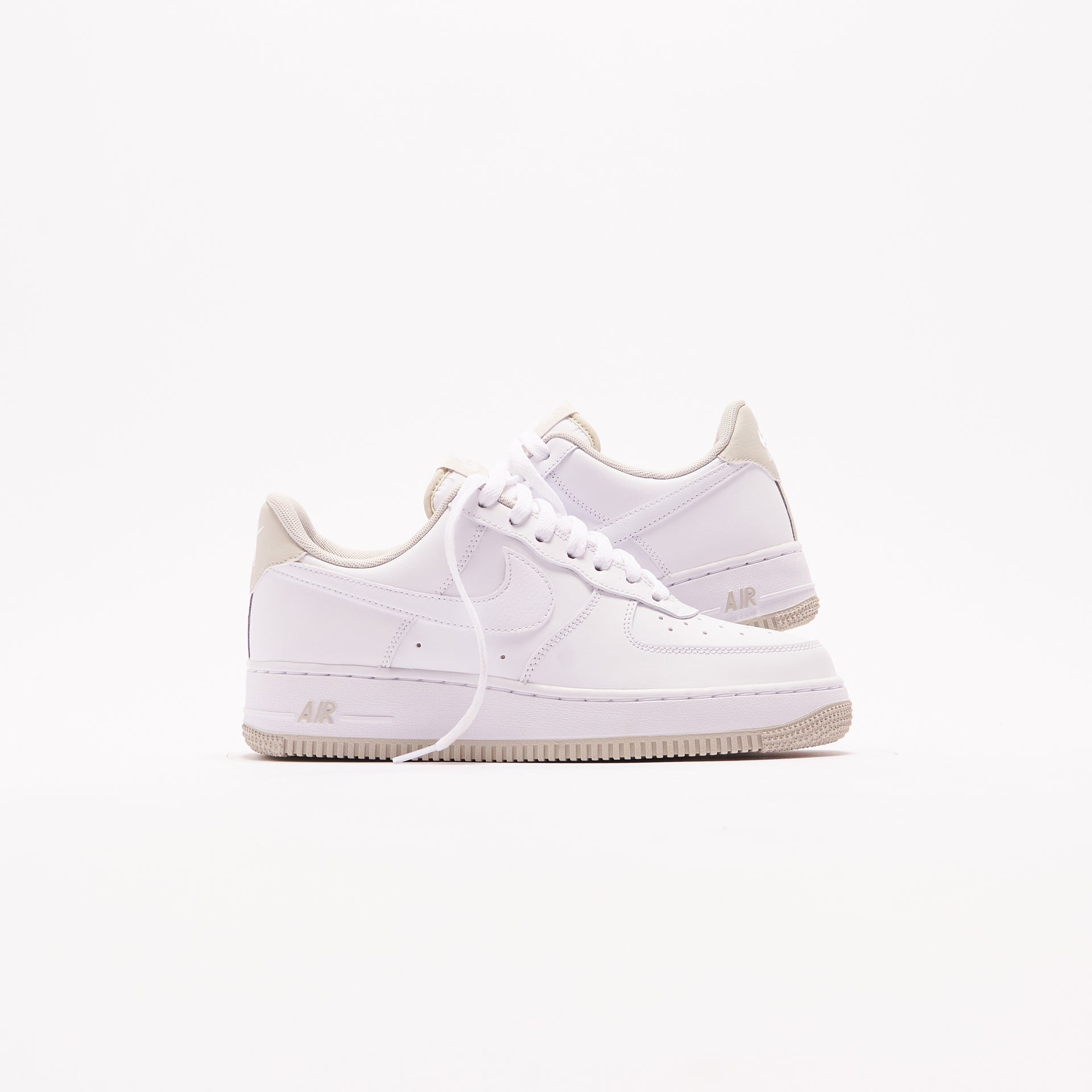 Nike Air Force 1 `07 - White / Light Bone