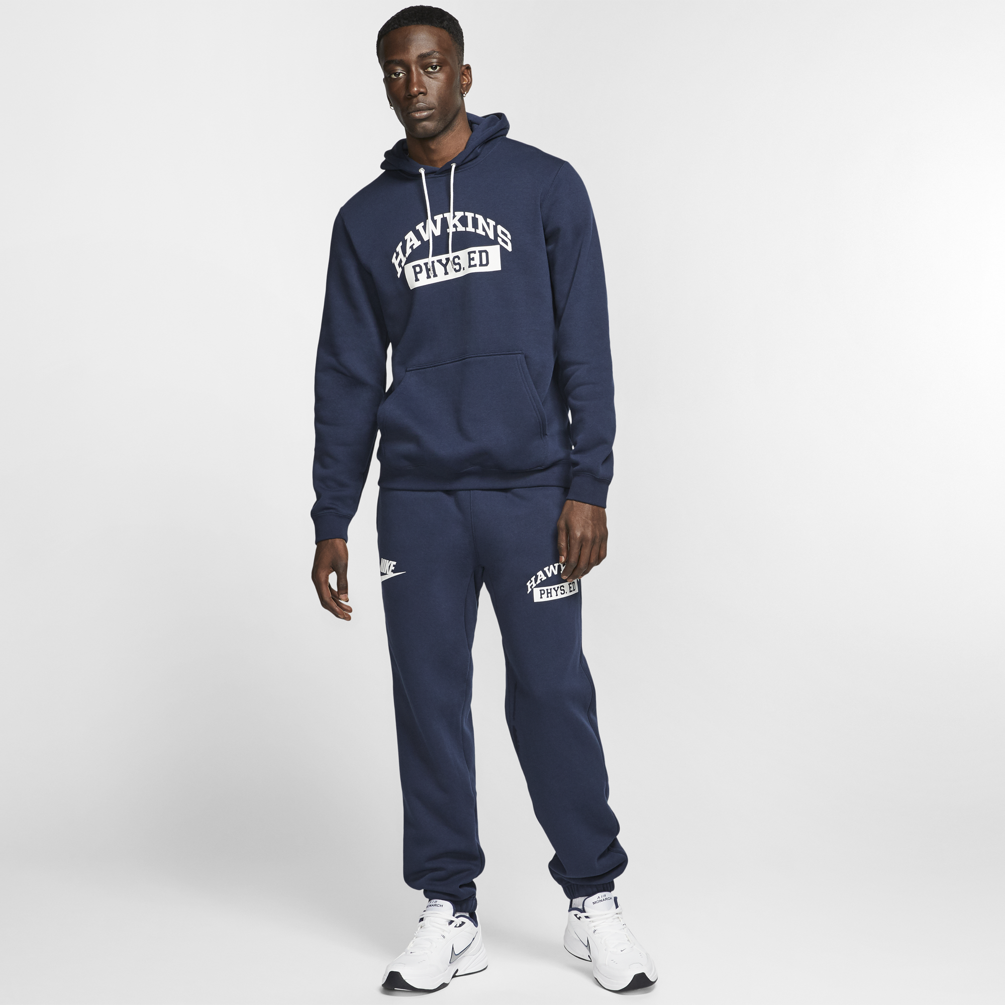 NIKE × STRANGER THINGS U NRG PRO CAP HAWKINS HIGH SCHOOL ナイキ ストレンジャーシングス キャップ 帽子 ホーキンス 紺色 Stranger Things x Nike Season 5 Collection - JustFreshKicks