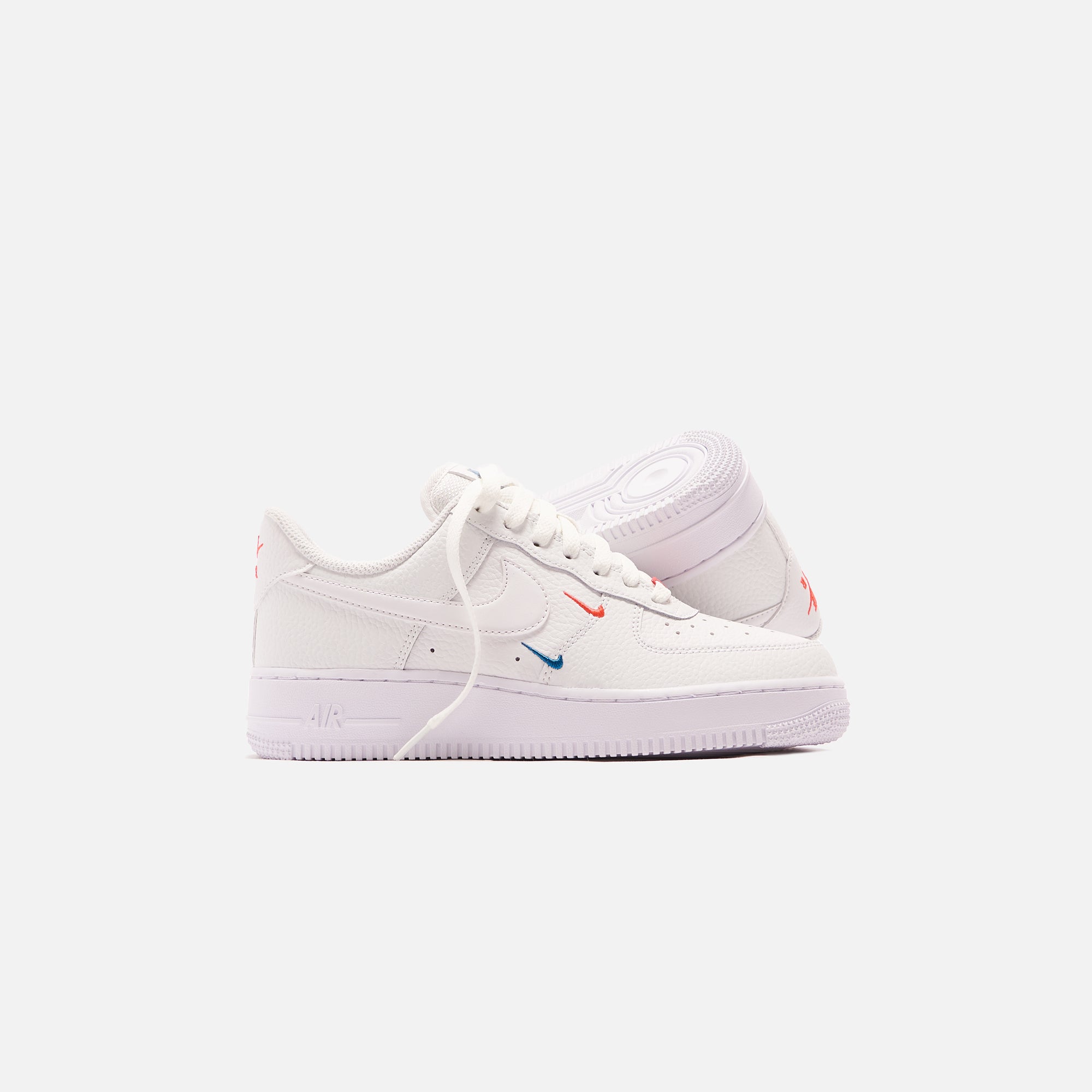 Nike WMNS Air Force 1 '07 Essential - Summit White / Solar