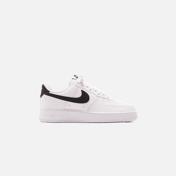 White af1 cheap with black laces