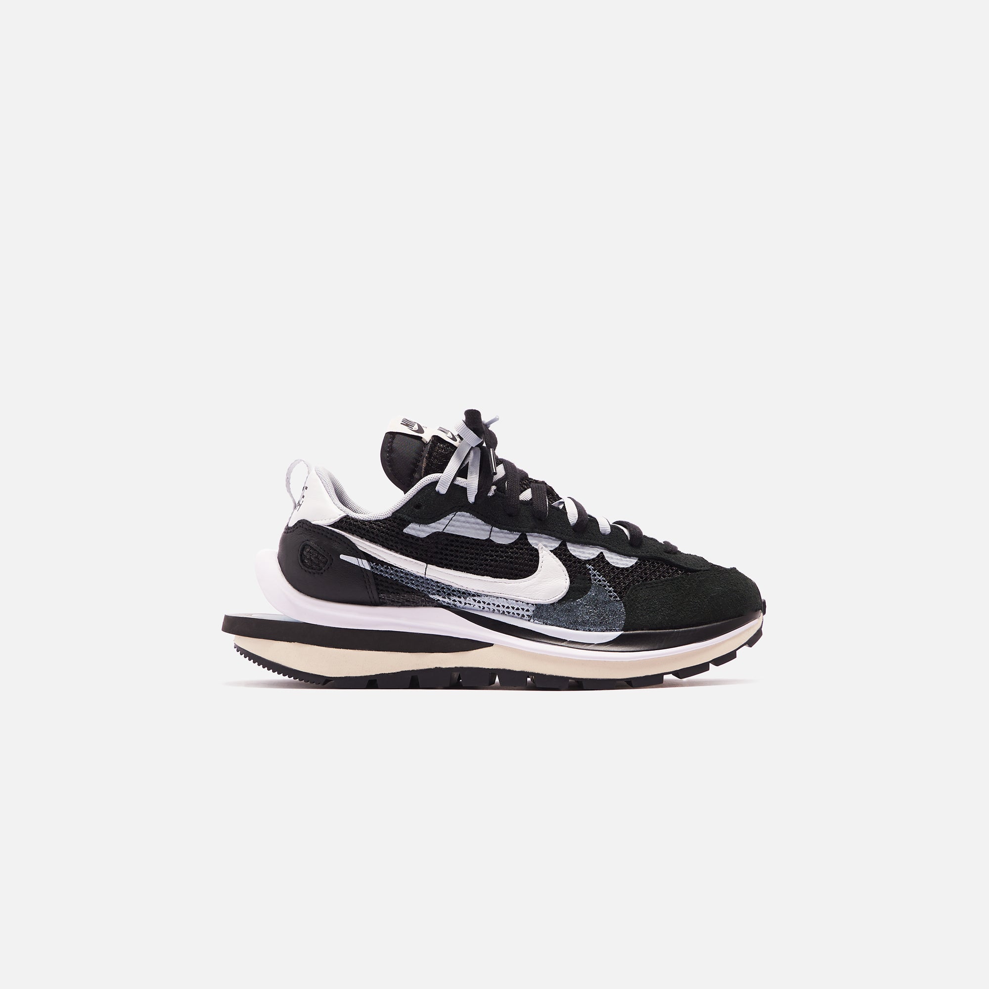 Nike Sacai Vaporwaffle - Black / Summit White / Pure Platinum – Kith