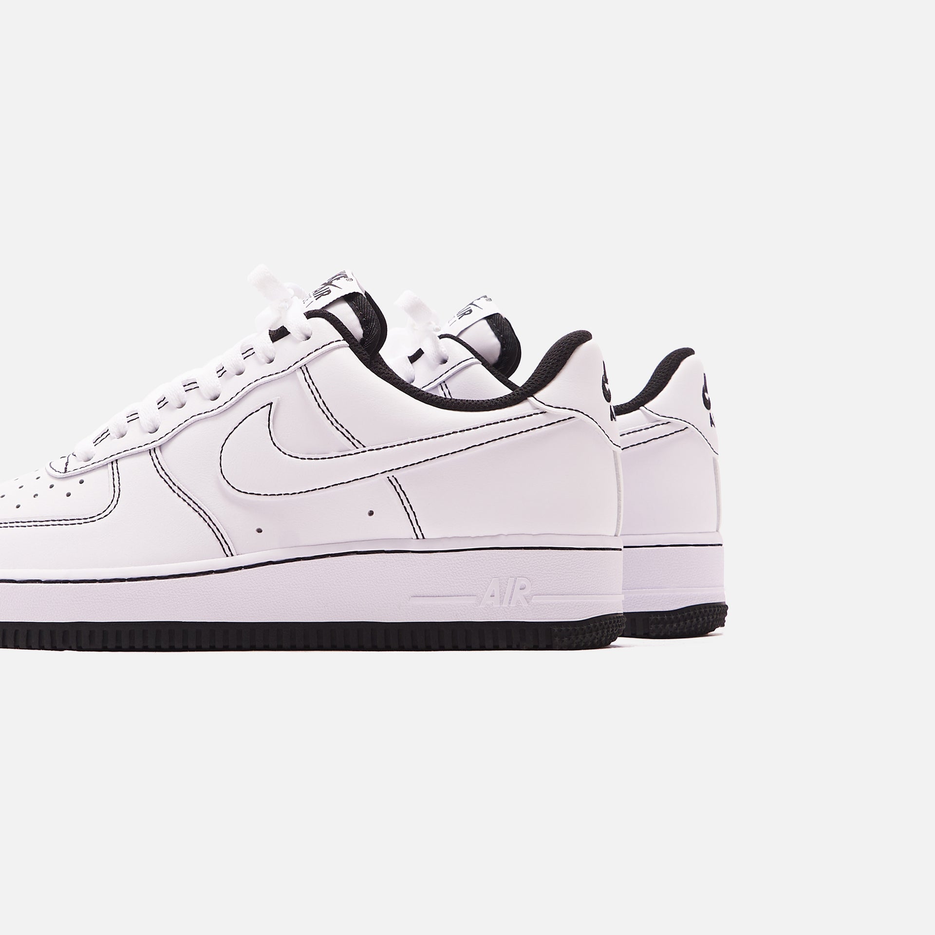 Nike Air Force 1 `07 - White / Black