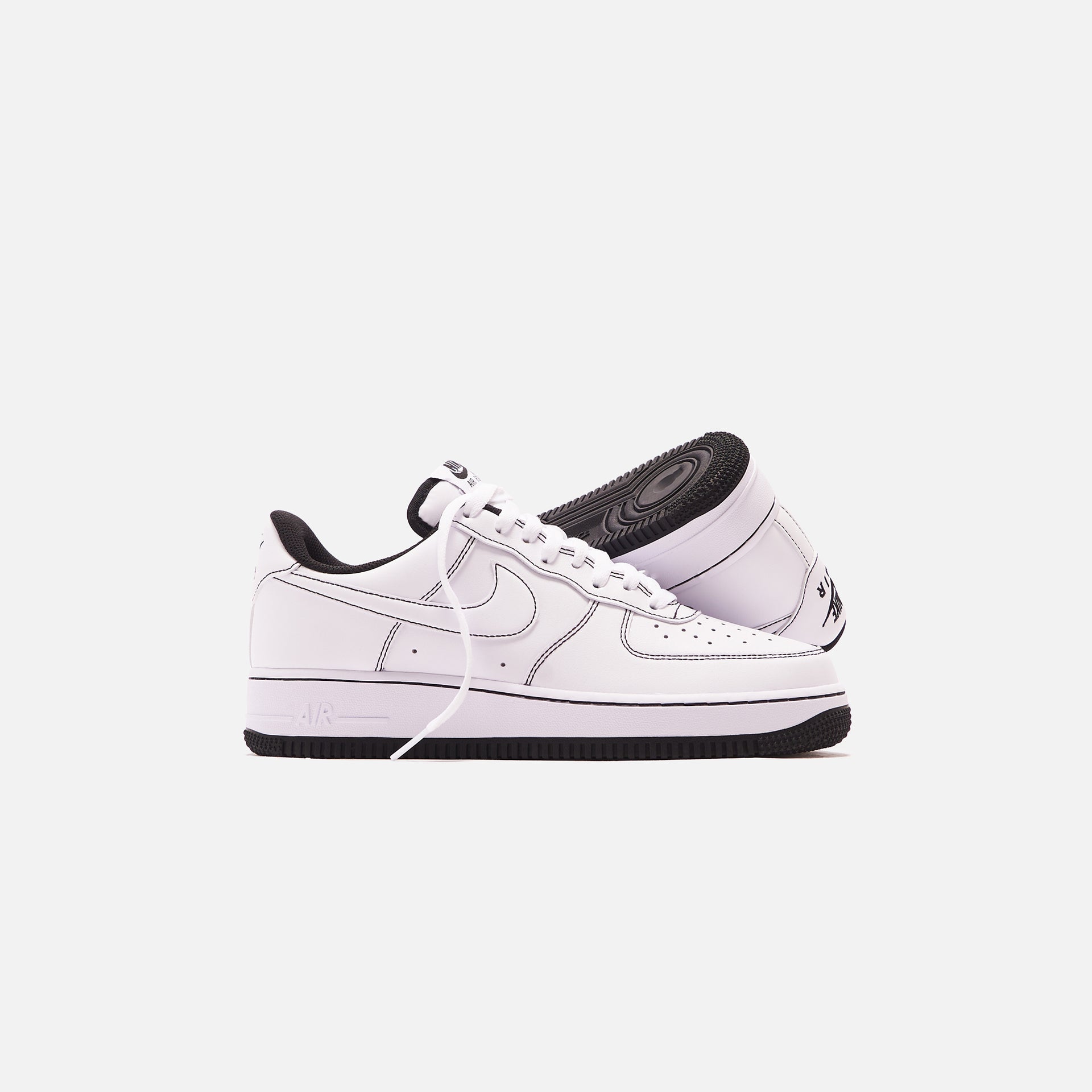 Nike Air Force 1 `07 - White / Black