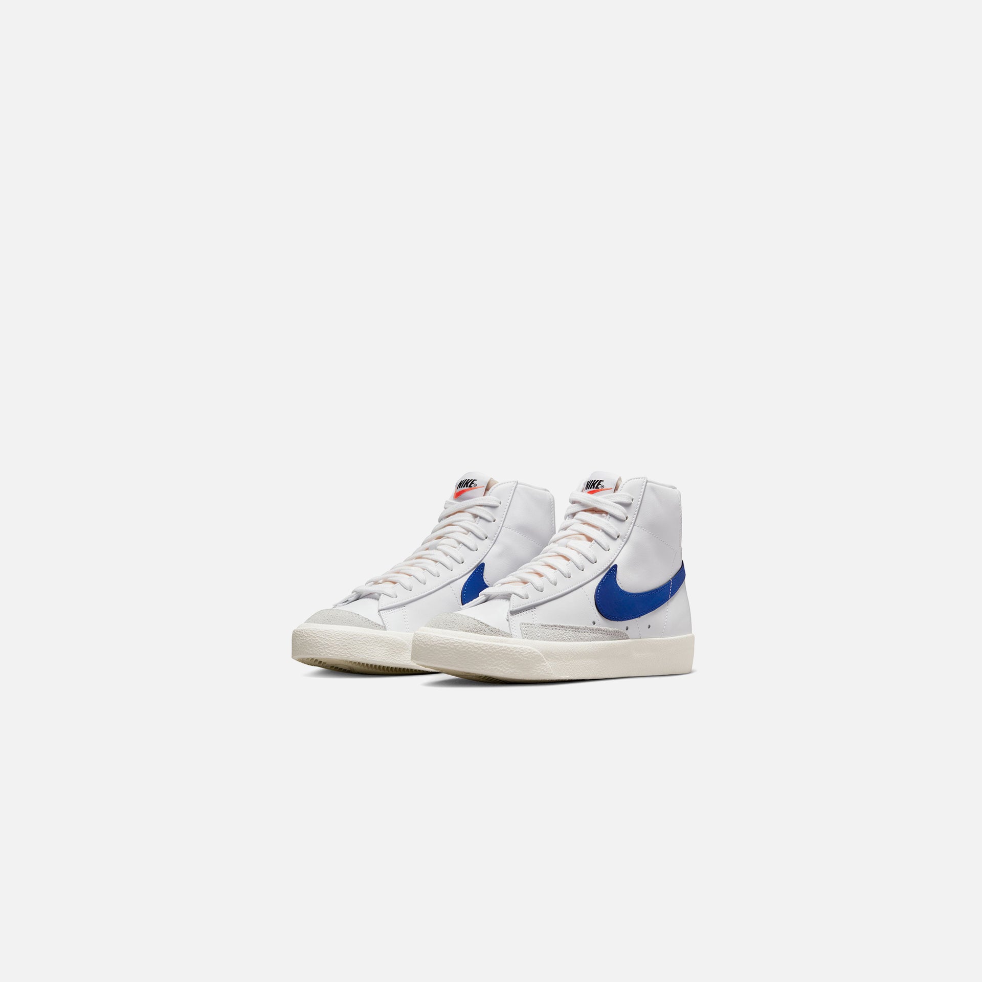 Nike WMNS Blazer Mid `77 - White / Game Royal / Sail / Black / Team Orange