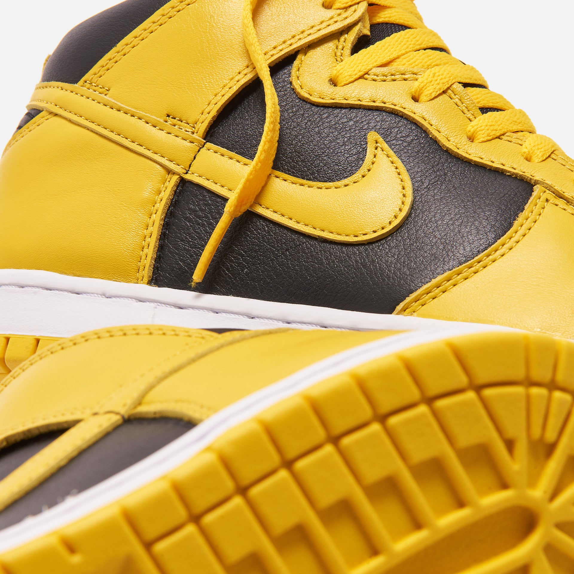 Nike Dunk High SP - Black / Varsity Maize