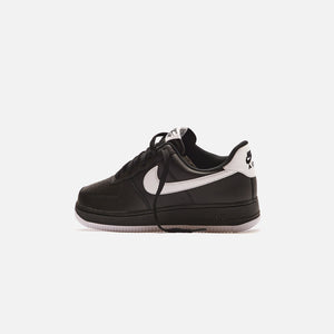 Nike Air Force 1 `07 - Black / White