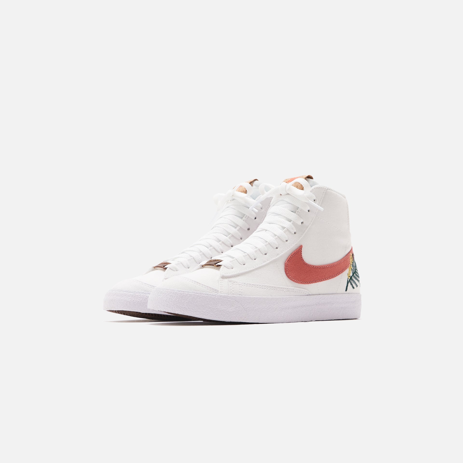 Nike WMNS Blazer Mid `77 SE  - White / Light Sienna