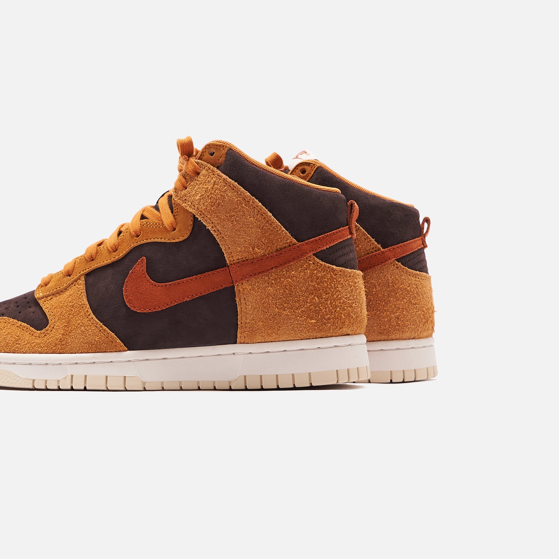 Nike Dunk Hi Retro Premium - Velvet Brown / Dark Russet / Dark Curry / Sail