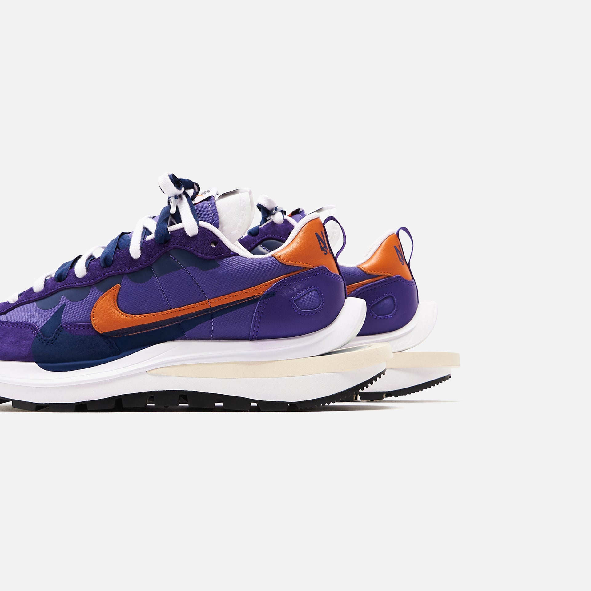 Nike x Sacai Vaporwaffle - Dark Iris / Campfire Orange
