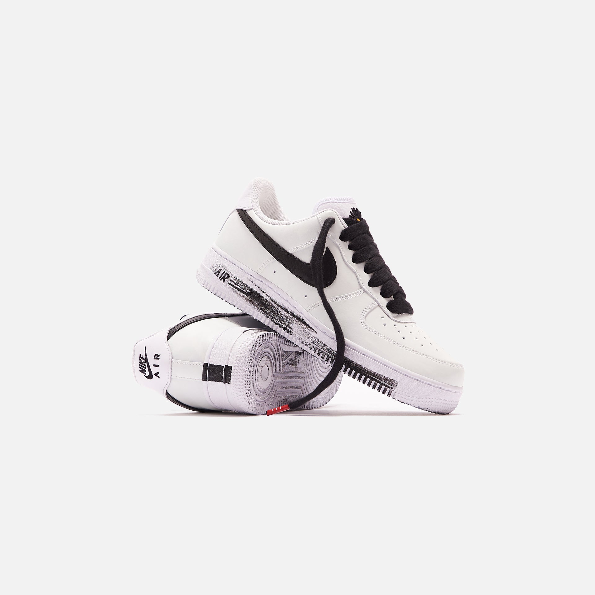 Nike x Paranoise Air Force 1 '07 - White / Black