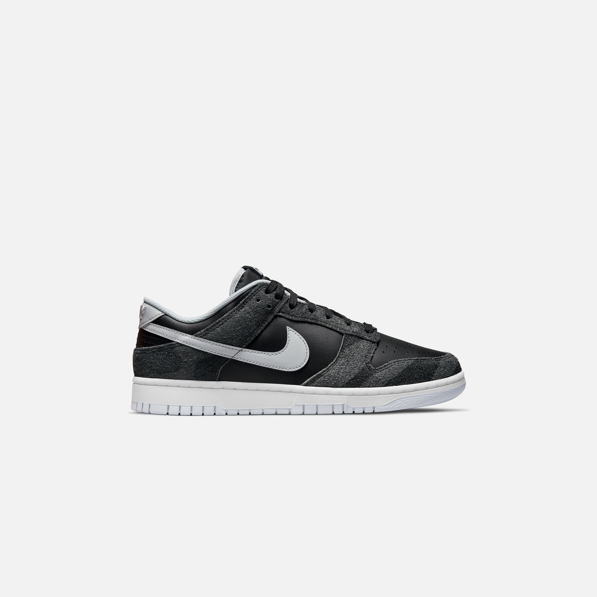 Nike Dunk Low Retro PRM - Black / Pure Platinum / Anthracite