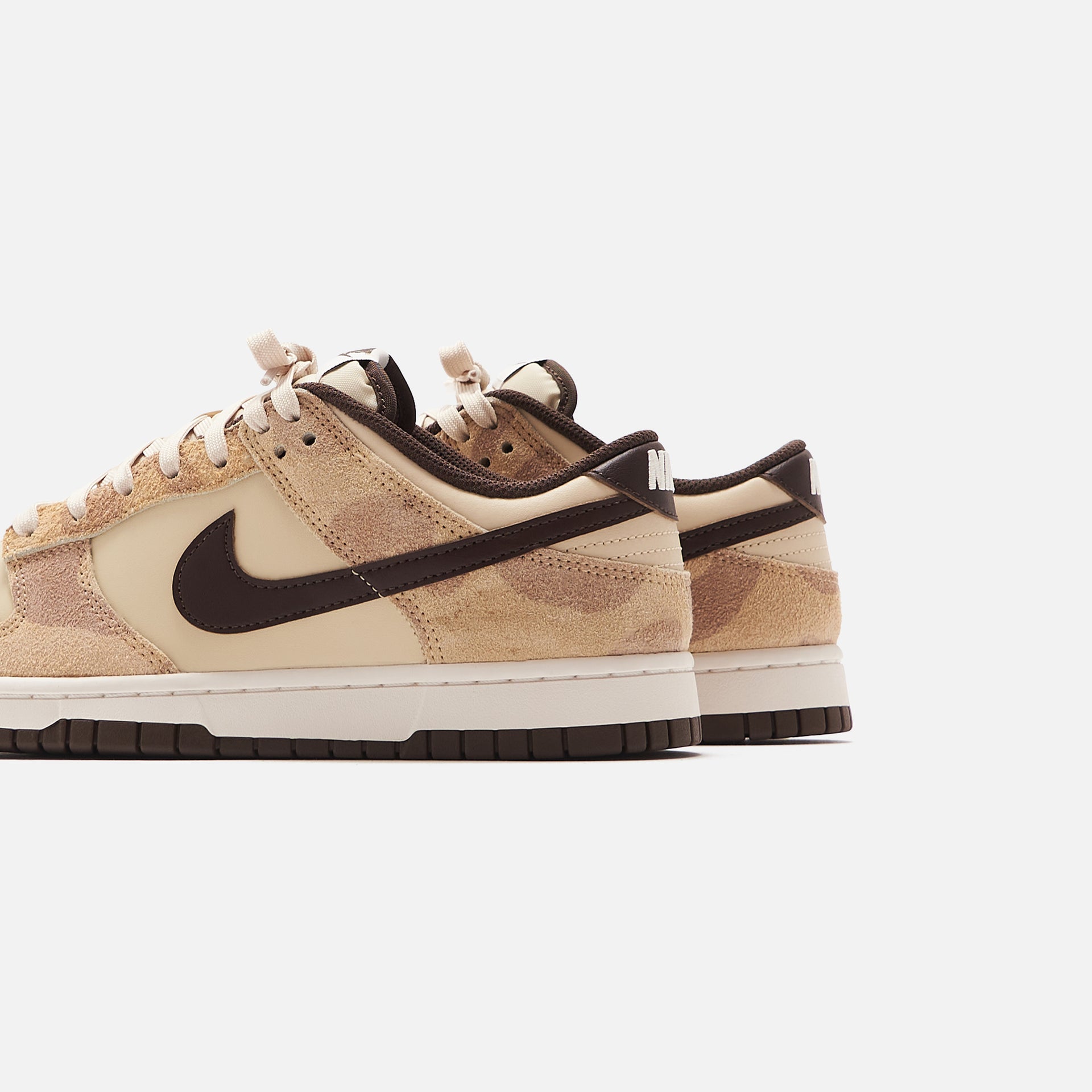 Nike Dunk Low Retro Premium - Beach / Baroque Brown / Canvas / Sail