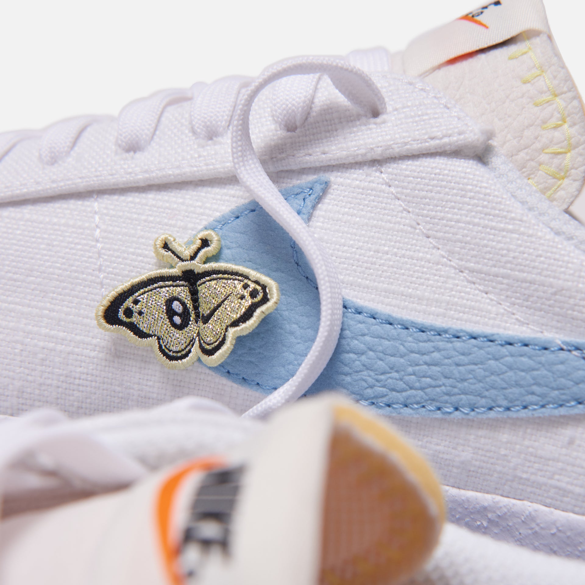 Nike WMNS Blazer LW Platform SE - White / Pink Oxford / Pale Ivory / Boarder Blue