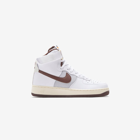 Nike Air Force 1 '07 LV8 Basketball Shoes