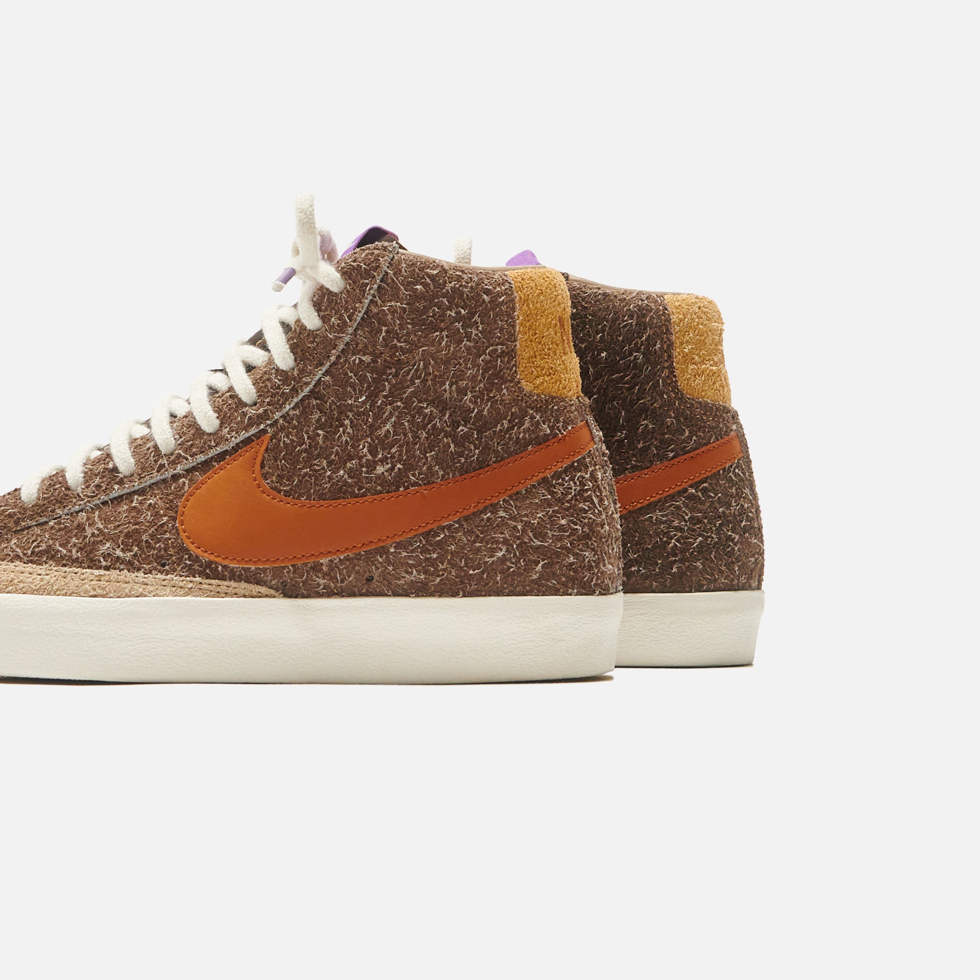 Nike Blazer Mid 77 Premium - Dark Chocolate / Cider / Sail / Khaki