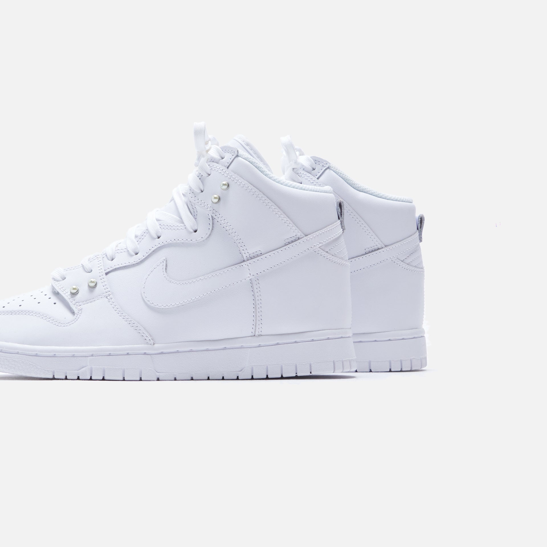 Nike Wmns Dunk High SE - White / Metallic Silver / Sail