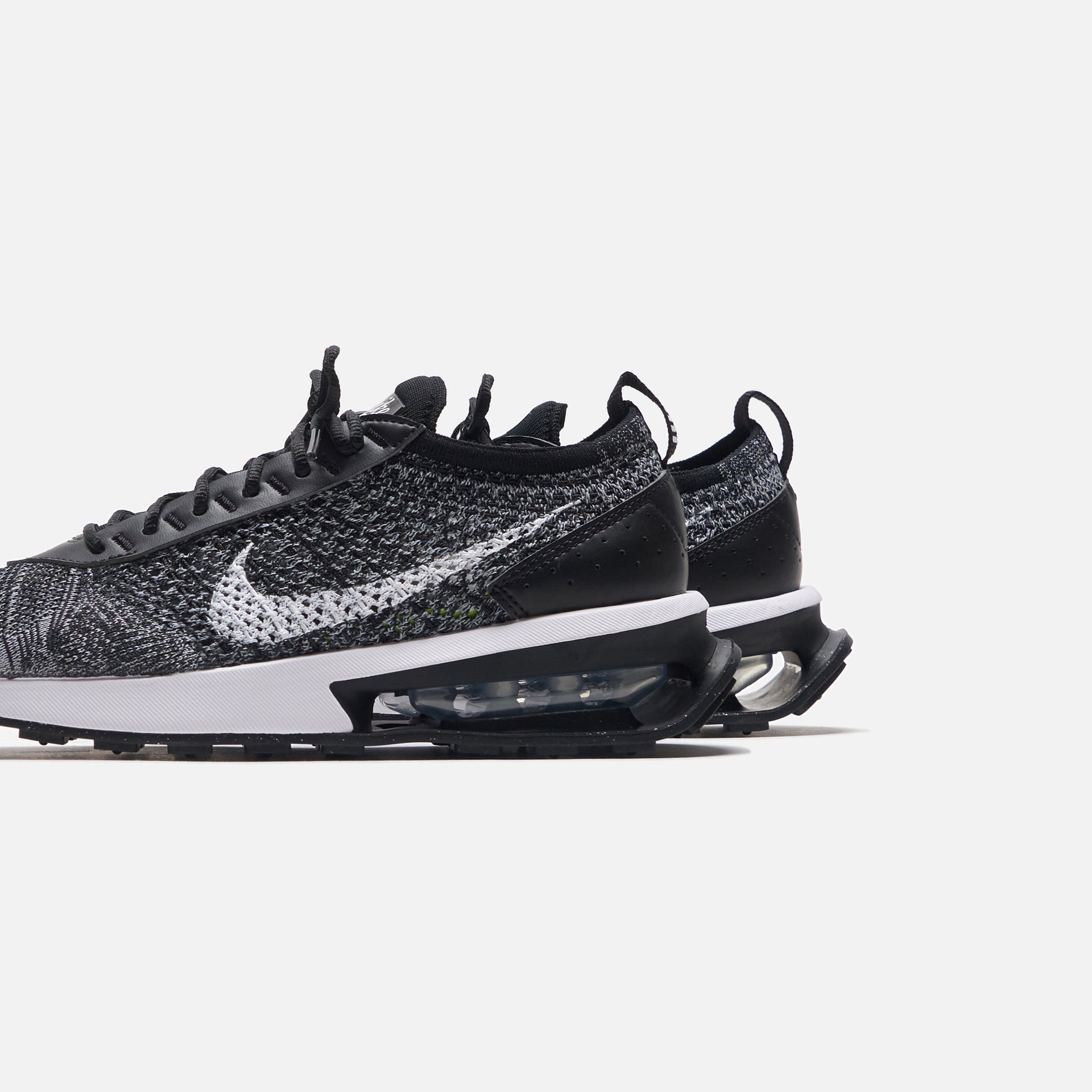 Nike WMNS Air Max FlyKnit Racer -  Black / White