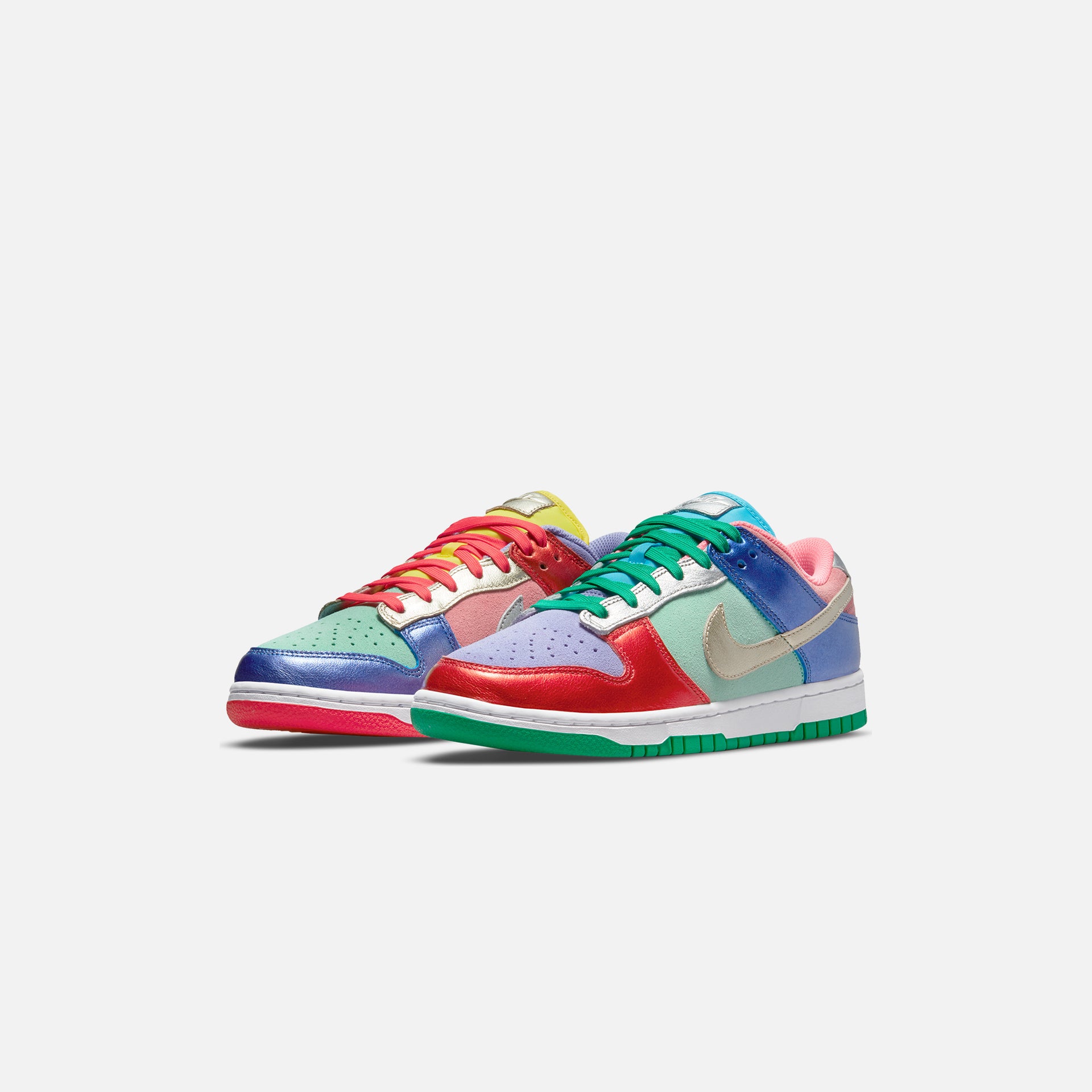 Nike WMNS Dunk Low SE - Sunset Pulse / Silver / Purple Pulse