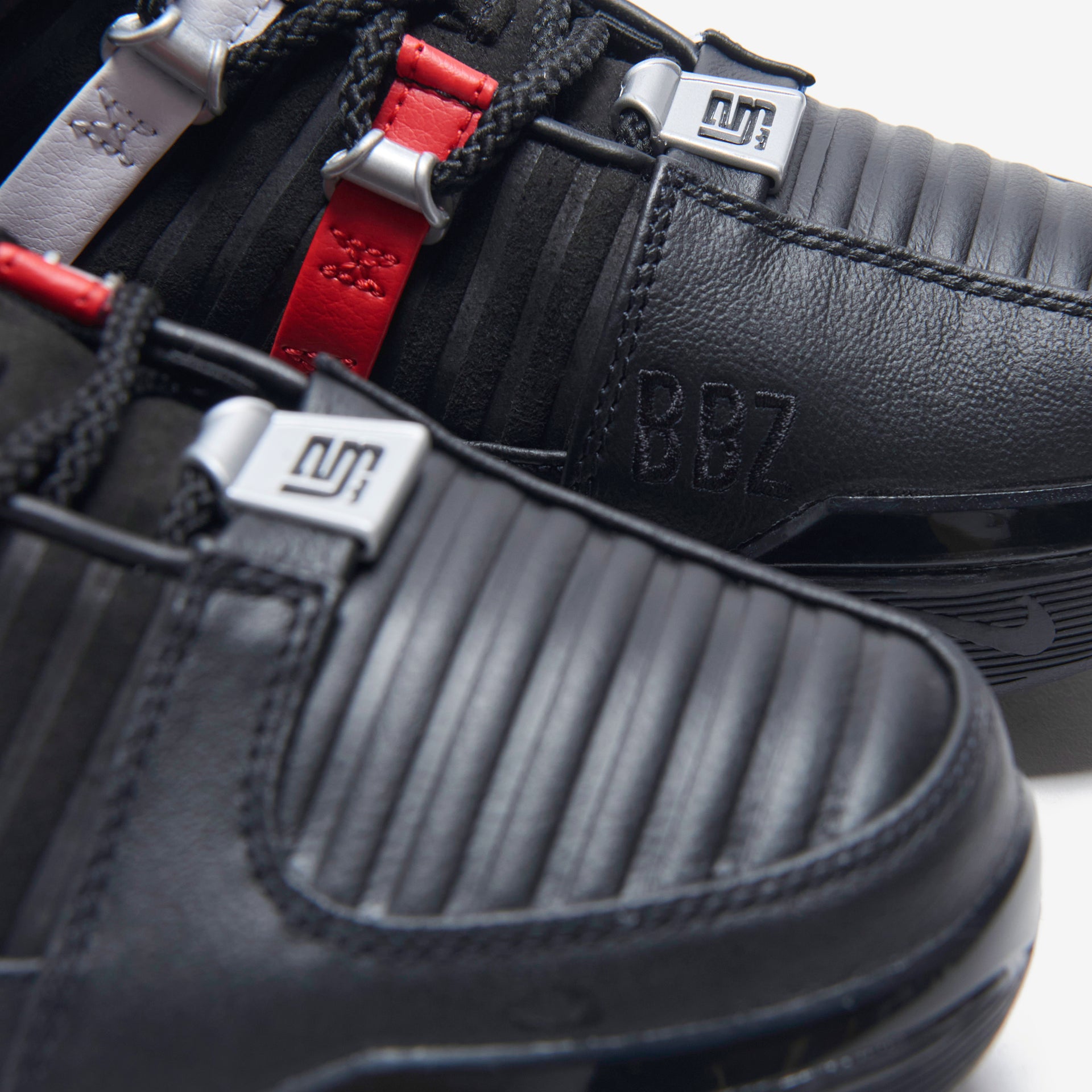 Nike Zoom LeBron III QS - Black / Metallic Silver / University Red