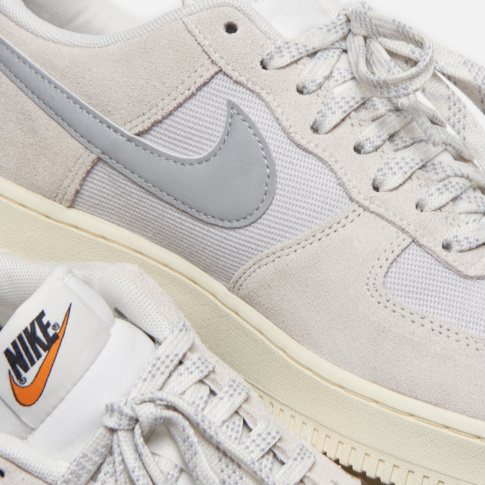 Nike Air Force 1 `07 LV8 - Sail / Light Smoke Grey / Photon Dust