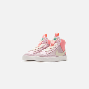 Nike Blazer Mid `77 SE - Pink Foam / Coconut Milk / Pink Gaze