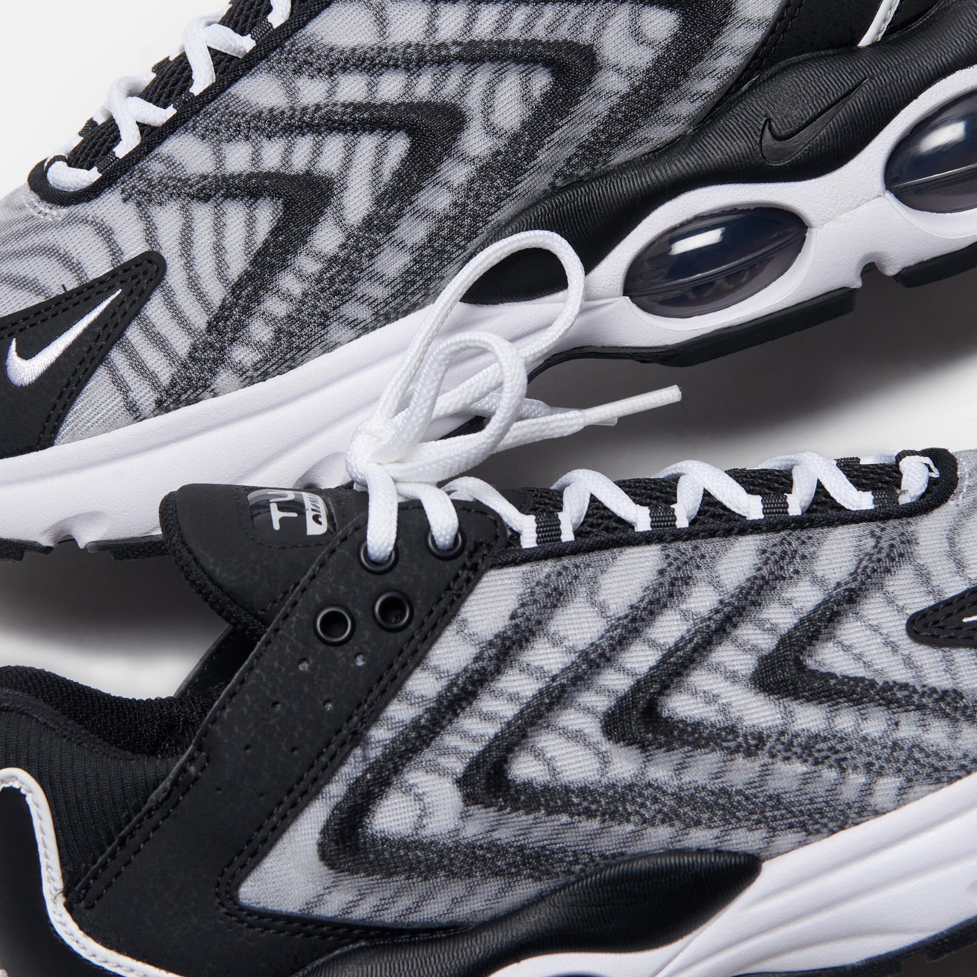 Nike Air Max TW - Black / White