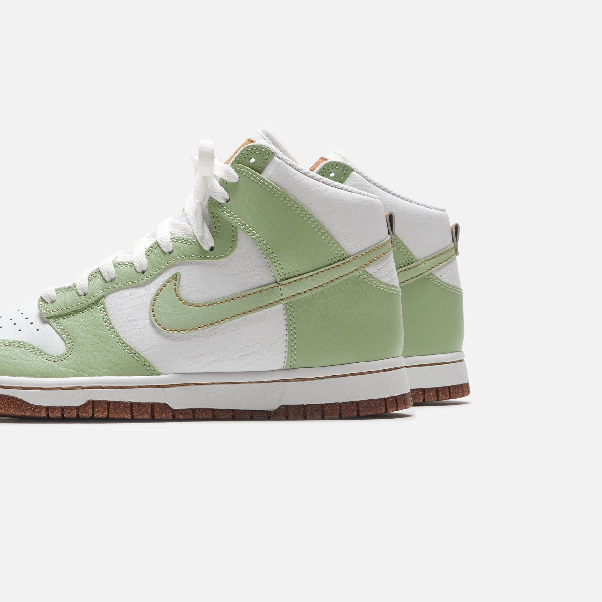 Nike Dunk High Retro SE EMB - Honeydew / Summit White