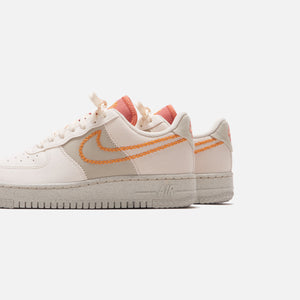Nike WMNS Air Force 1 - Coconut Milk / Light Curry Olive Aura