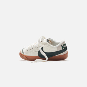 Nike Blazer Low `77 Jumbo - Sail / Pro Green / Gum Med Brown