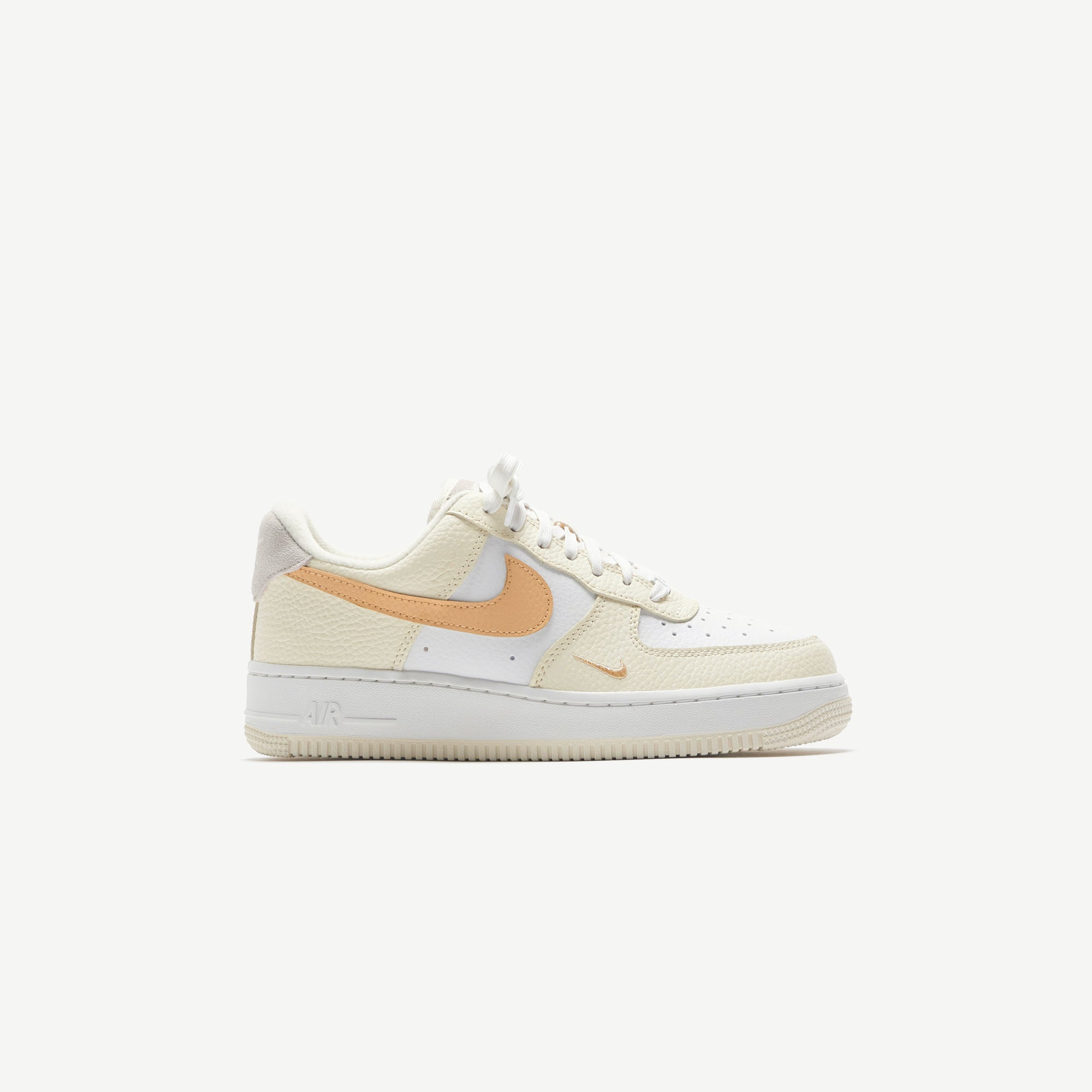 Nike Wmns Air Force 1 Low `07 - Coconut Milk / Sesame / Light Bone