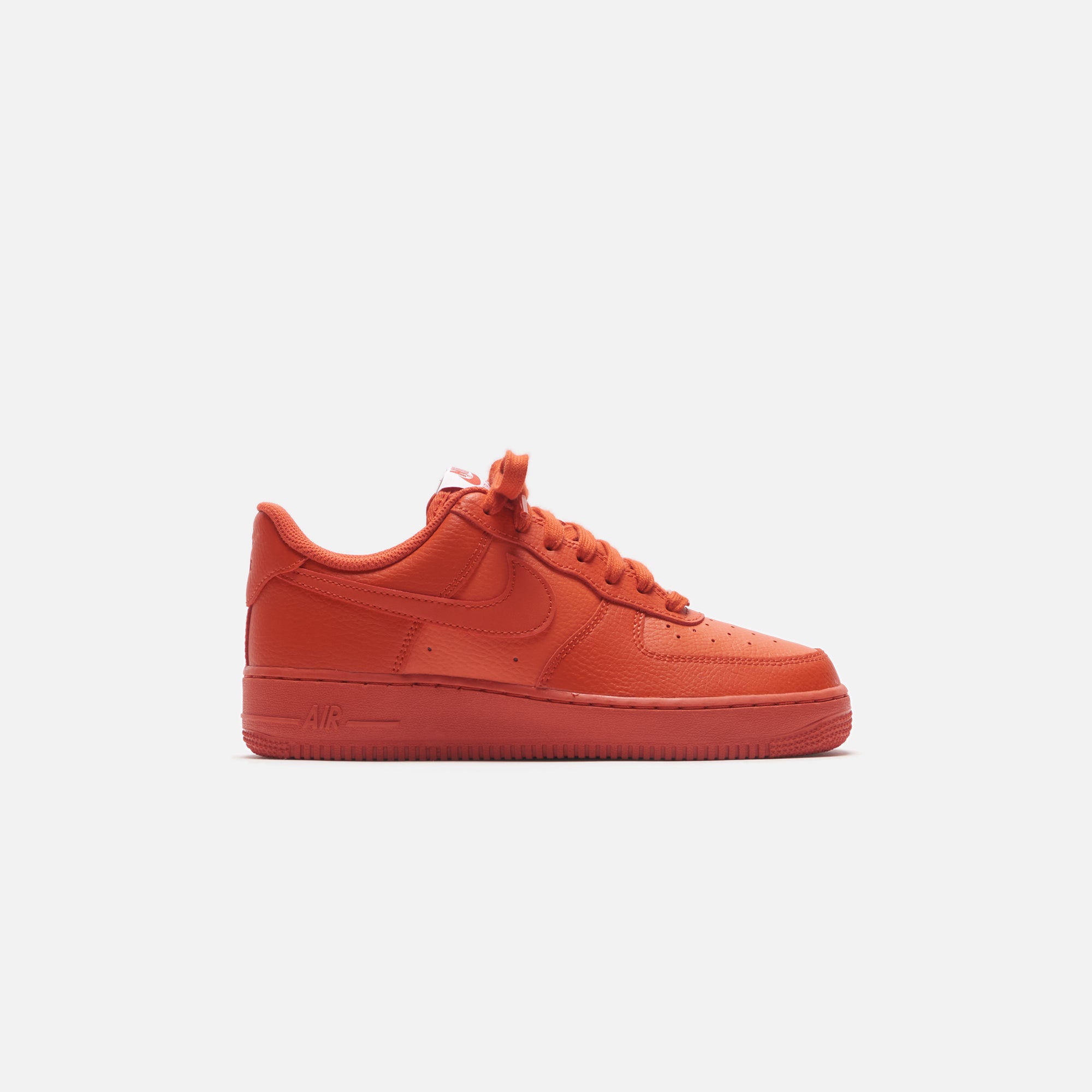 Nike Wmns Air Force 1 `07 - Mantra Orange / Cinnabar / White