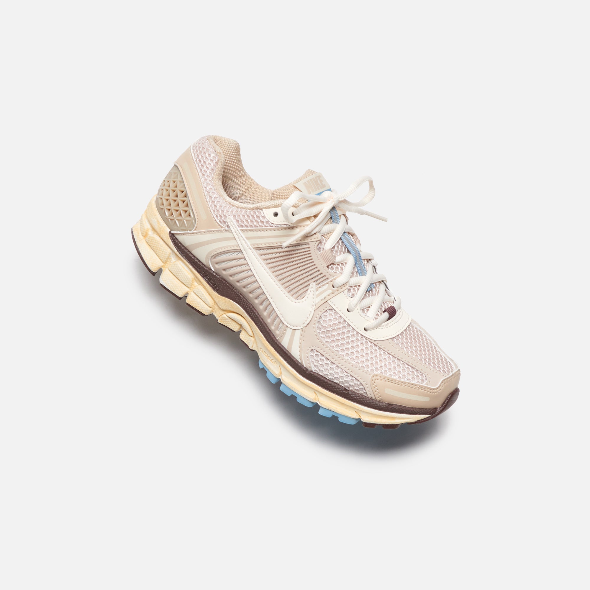 ★NIKE★(W) Nike Zoom Vomero 5 Oatmeal★送料・関税込 Neutral Tones Take On The Nike Zoom Vomero 5 Oatmeal