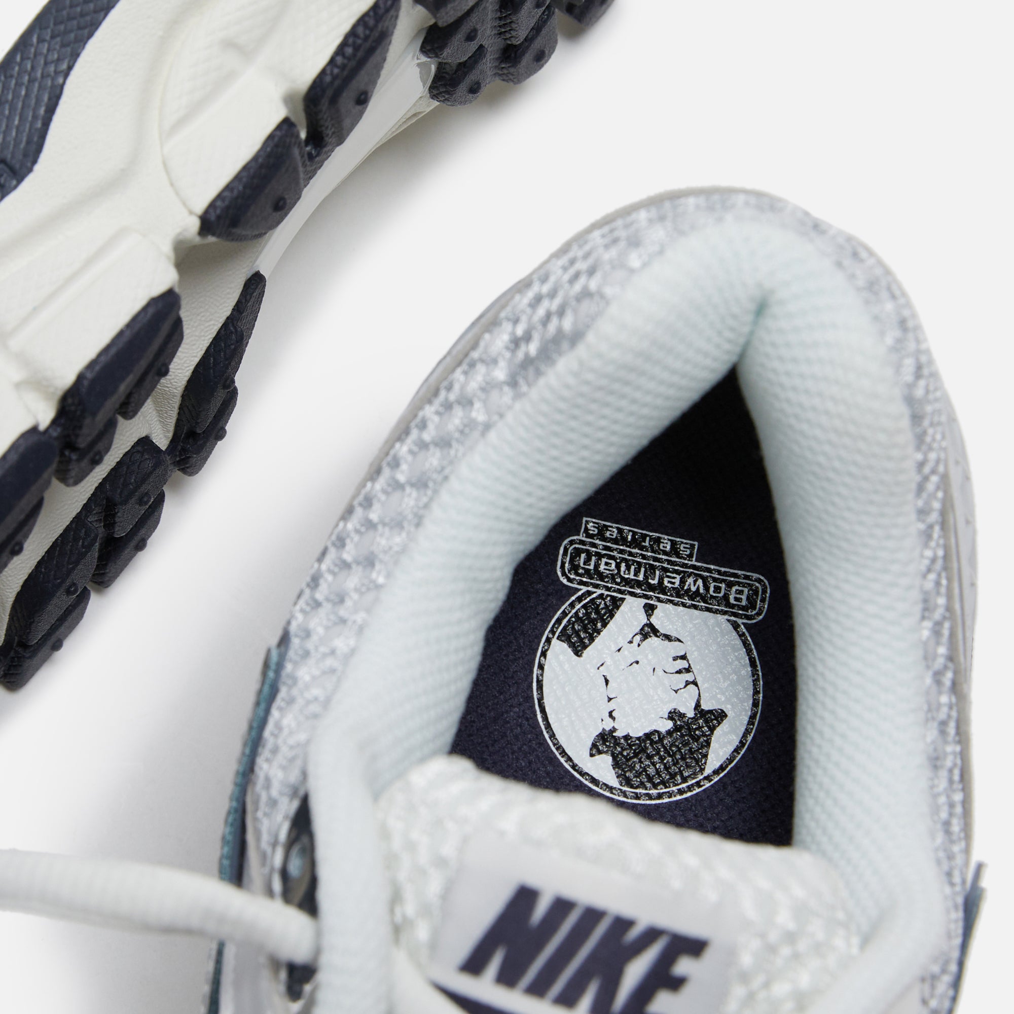 Nike WMNS Zoom Vomero 5 - Photon Dust / Chrome / Gridiron
