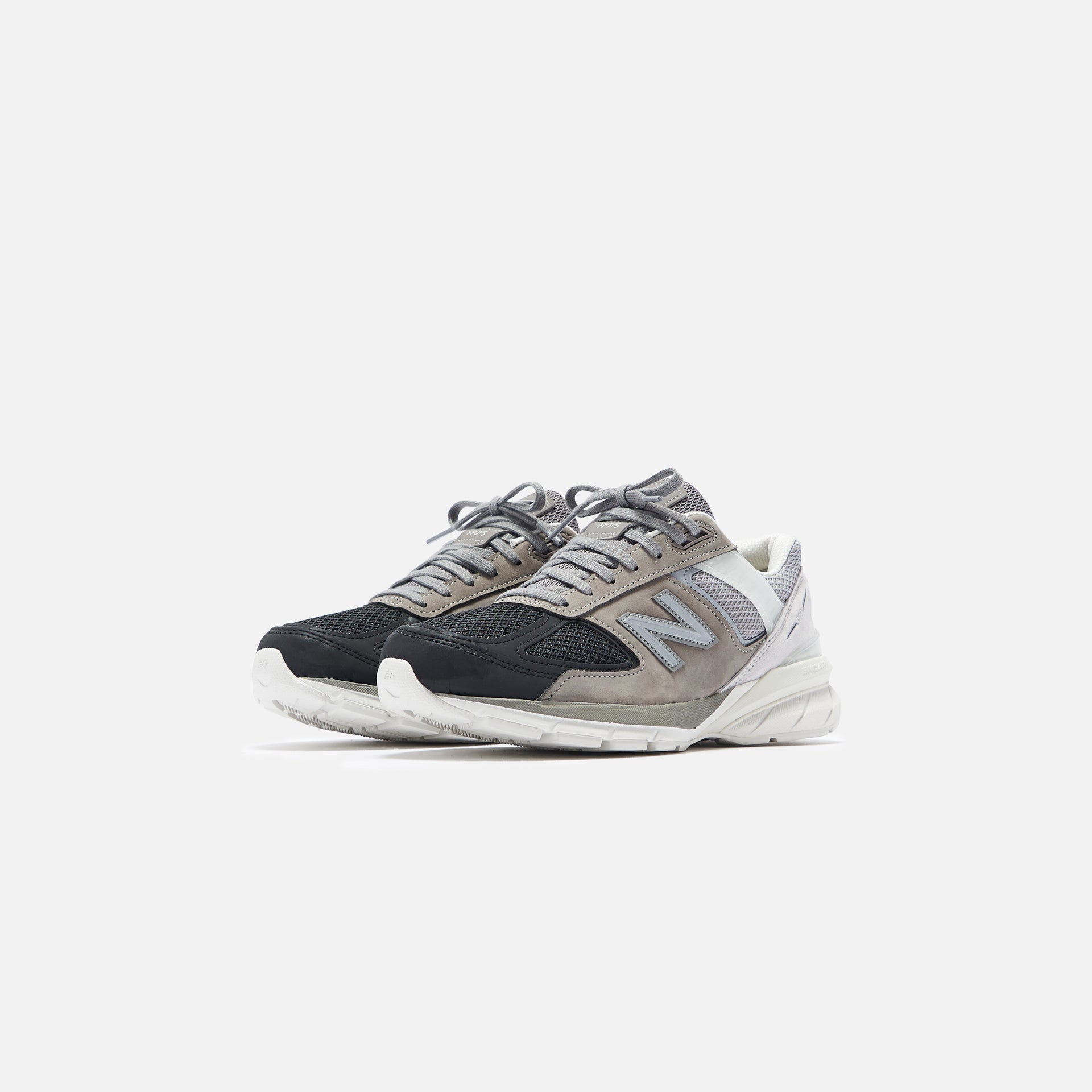 New Balance 990 V5 - Black / Marblehead