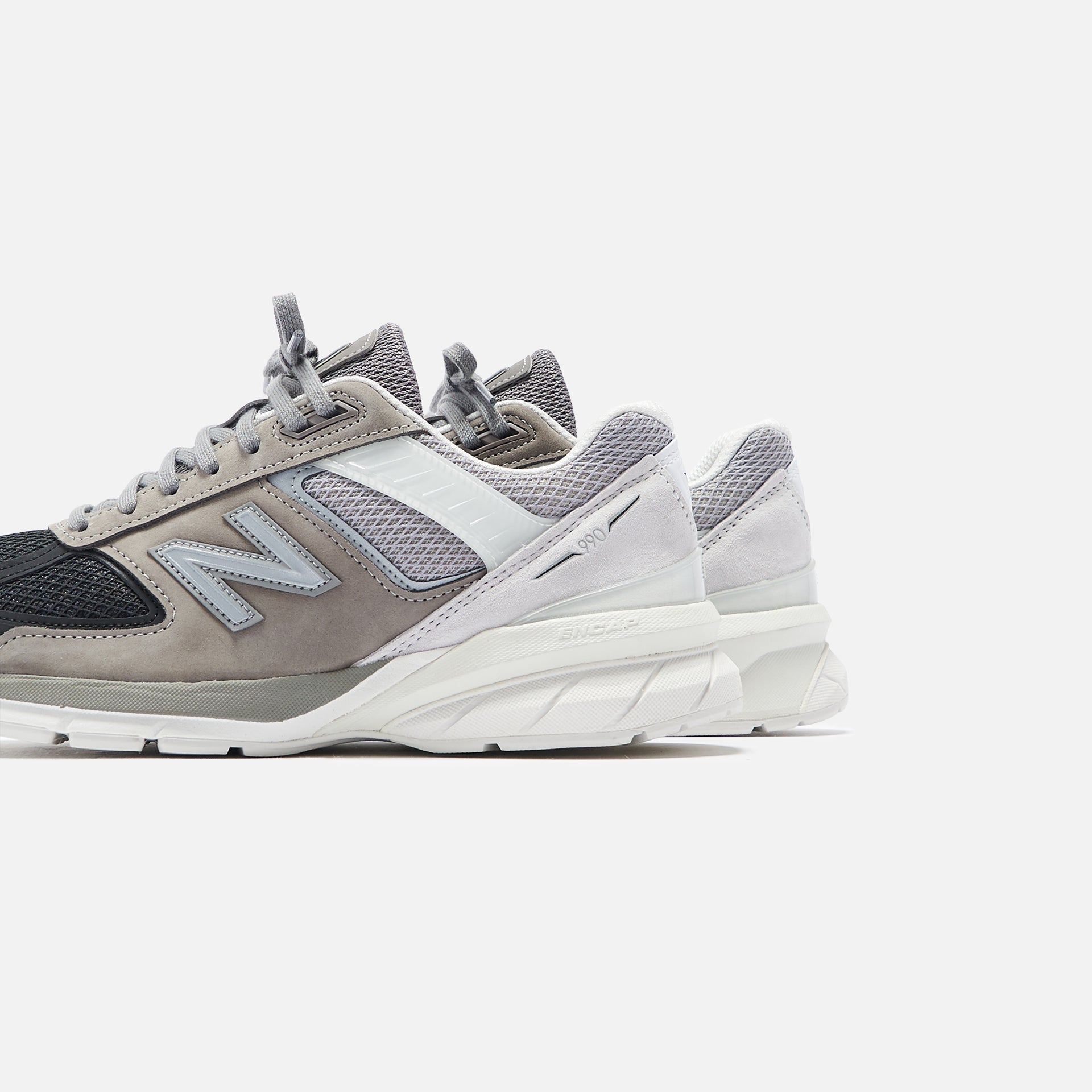 New Balance 990 V5 - Black / Marblehead