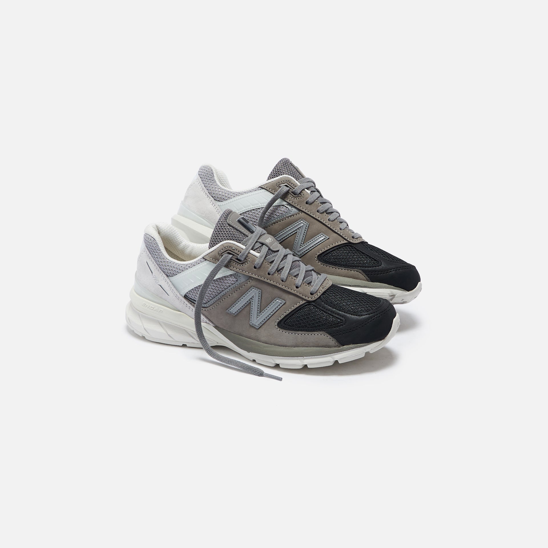 New Balance 990 V5 - Black / Marblehead