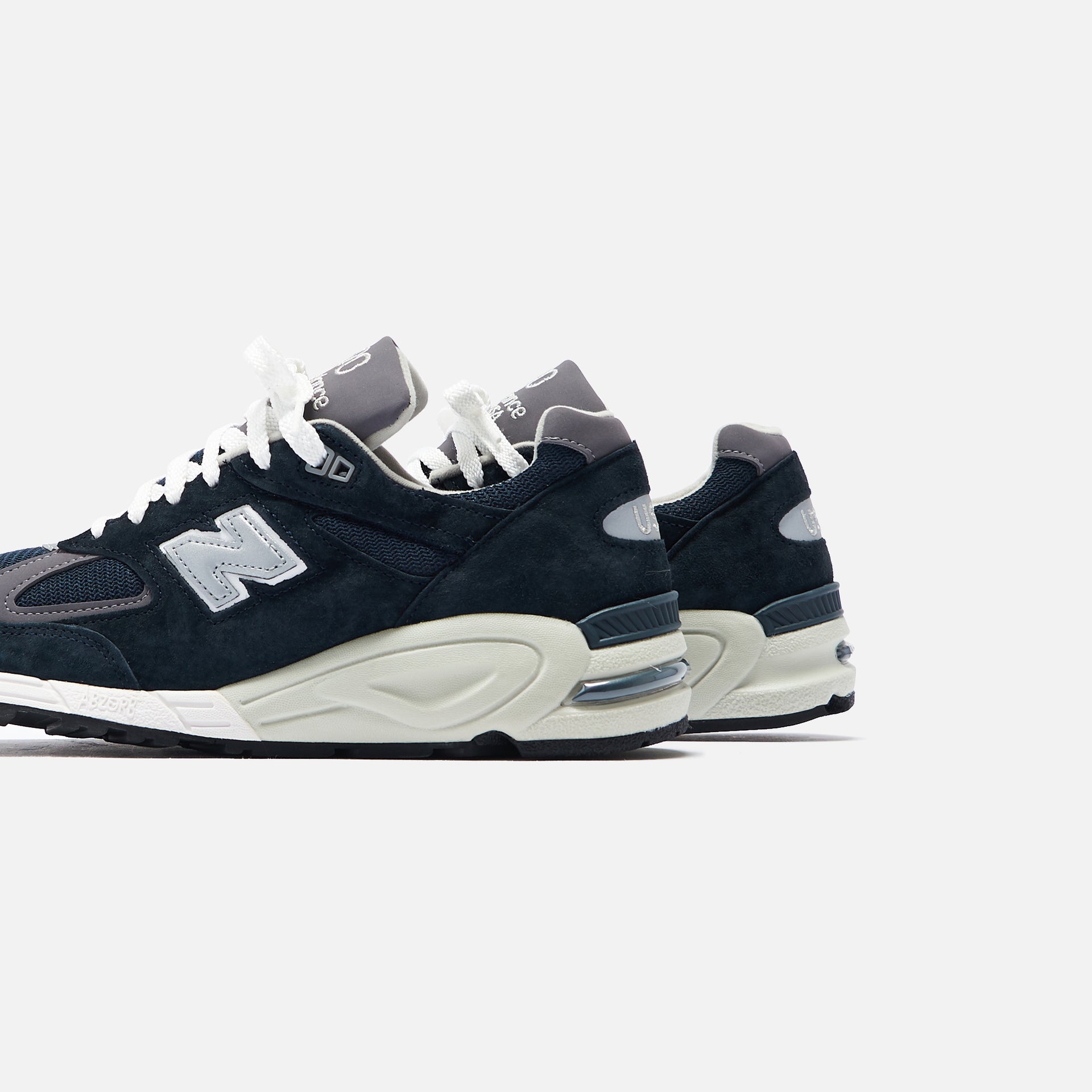 New Balance 990 v2 - Navy / White