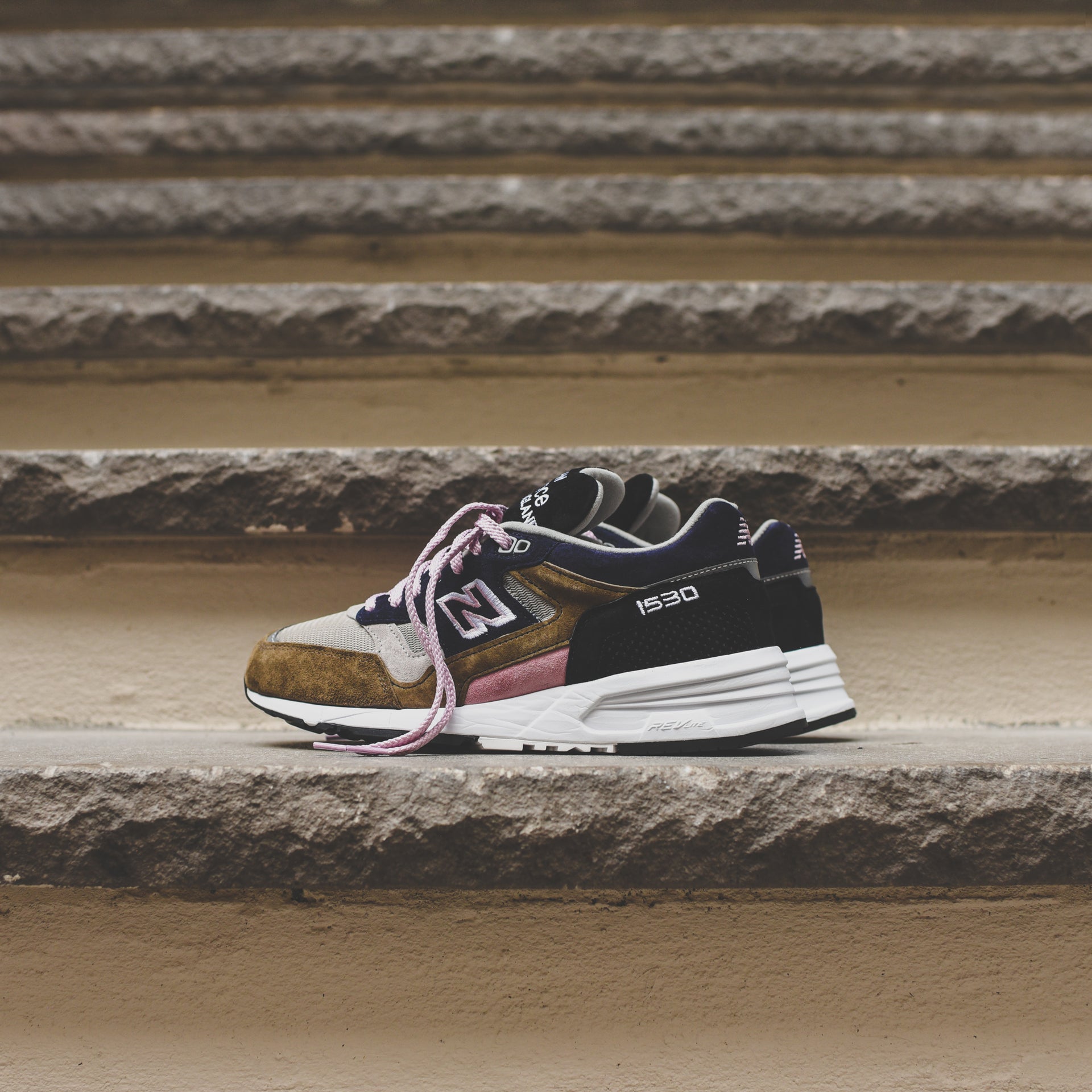 New Balance ML1530V1 - Grey / Khaki