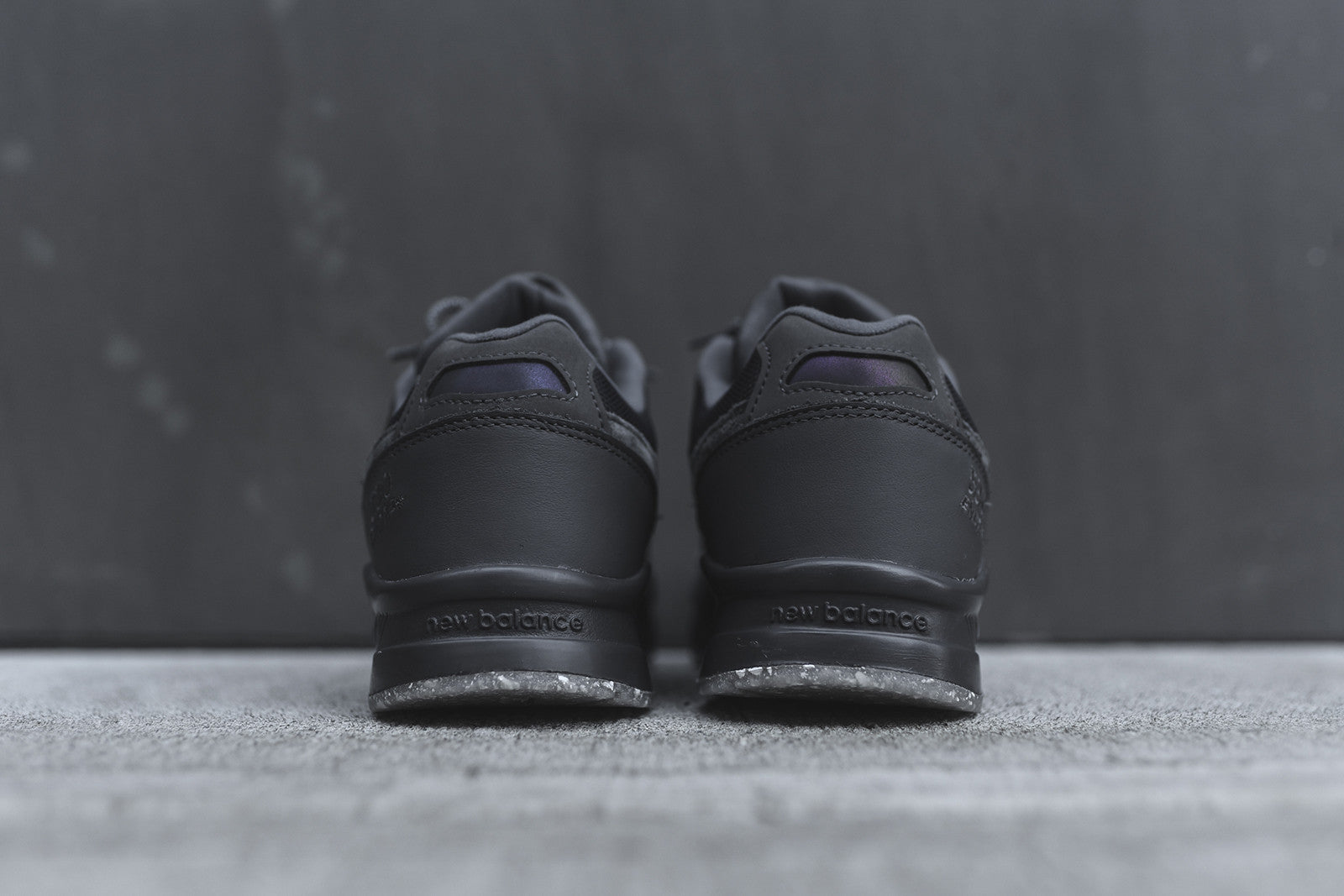 New Balance M530 Elite - Dark Grey / Iridescent