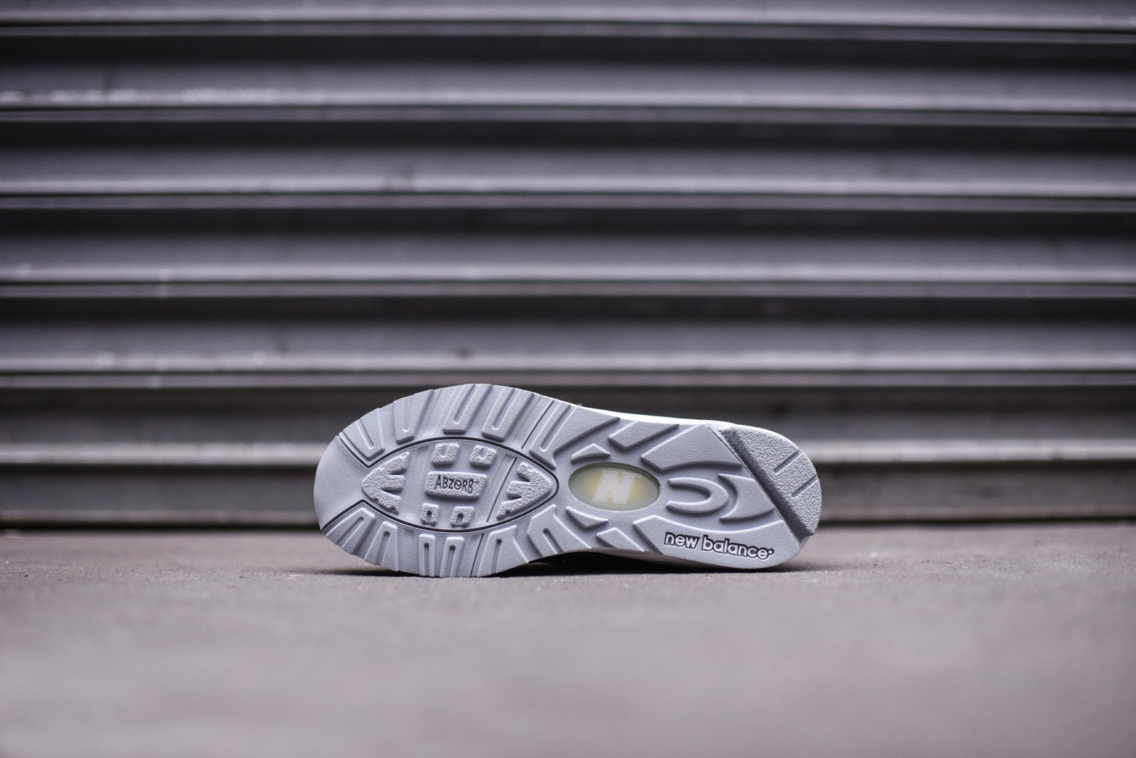 New Balance M990XG2 - Grey / White