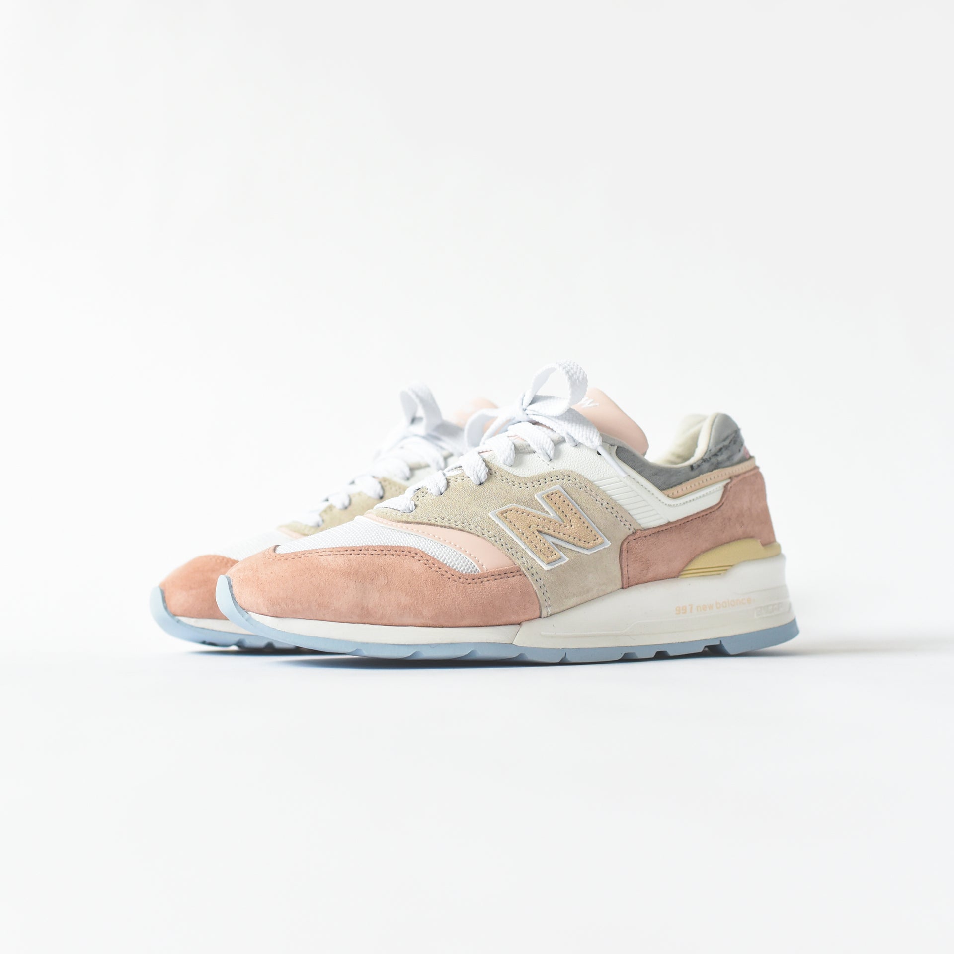 New Balance 997 - White / Pink