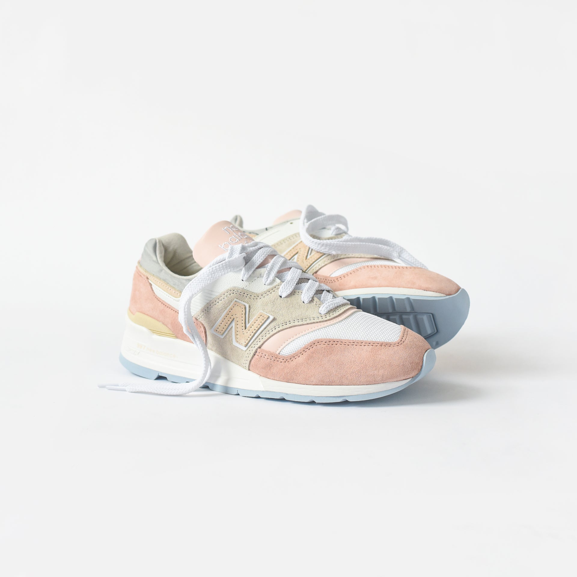 New Balance 997 - White / Pink