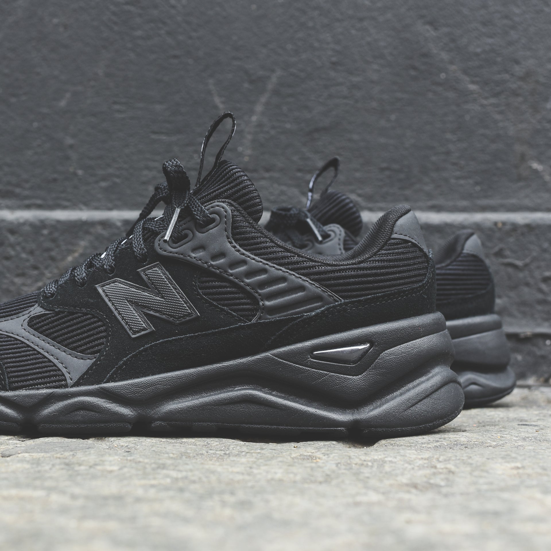 New Balance X90 Re-Constructed - Black
