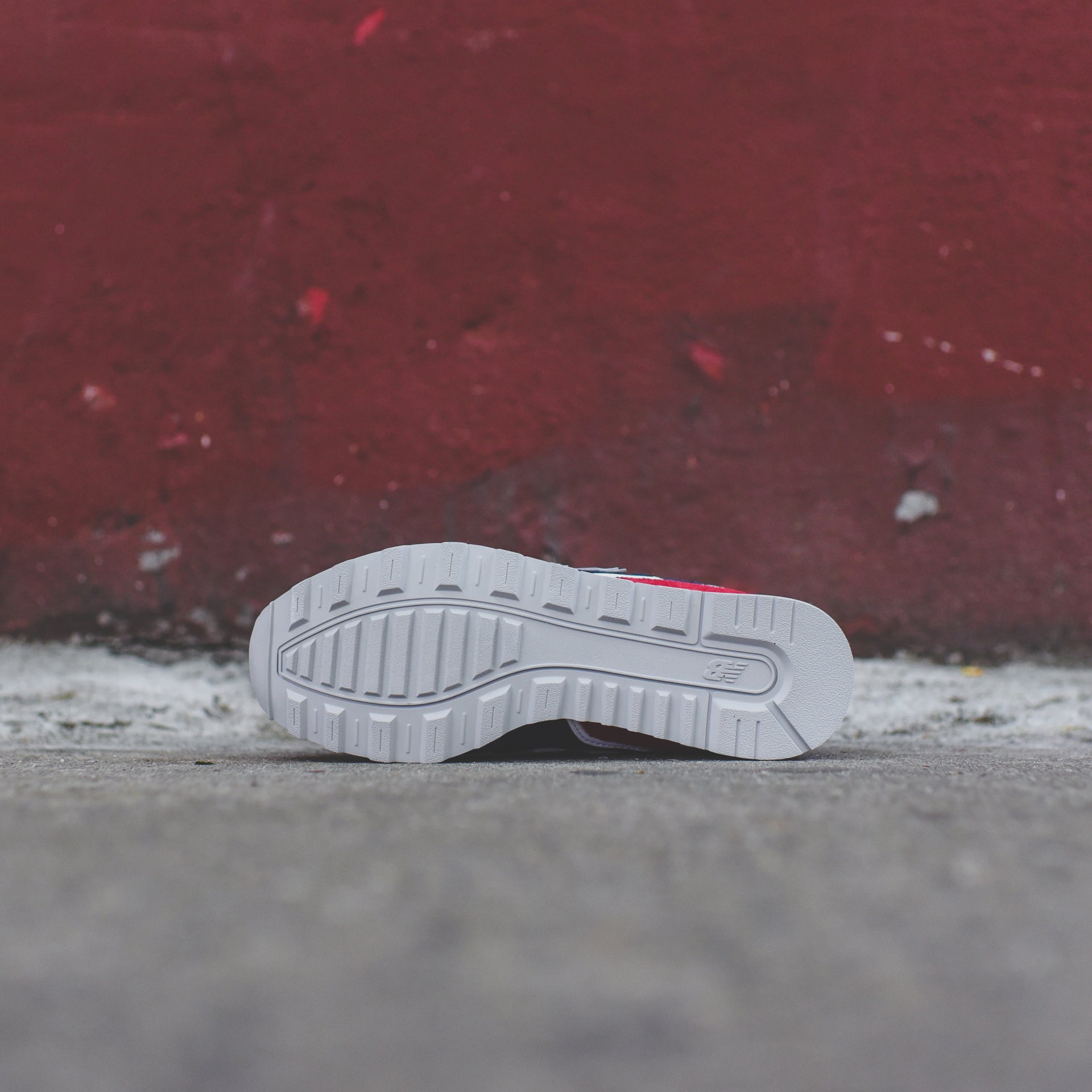 New Balance WMNS 996 - Eclipse / Scarlet