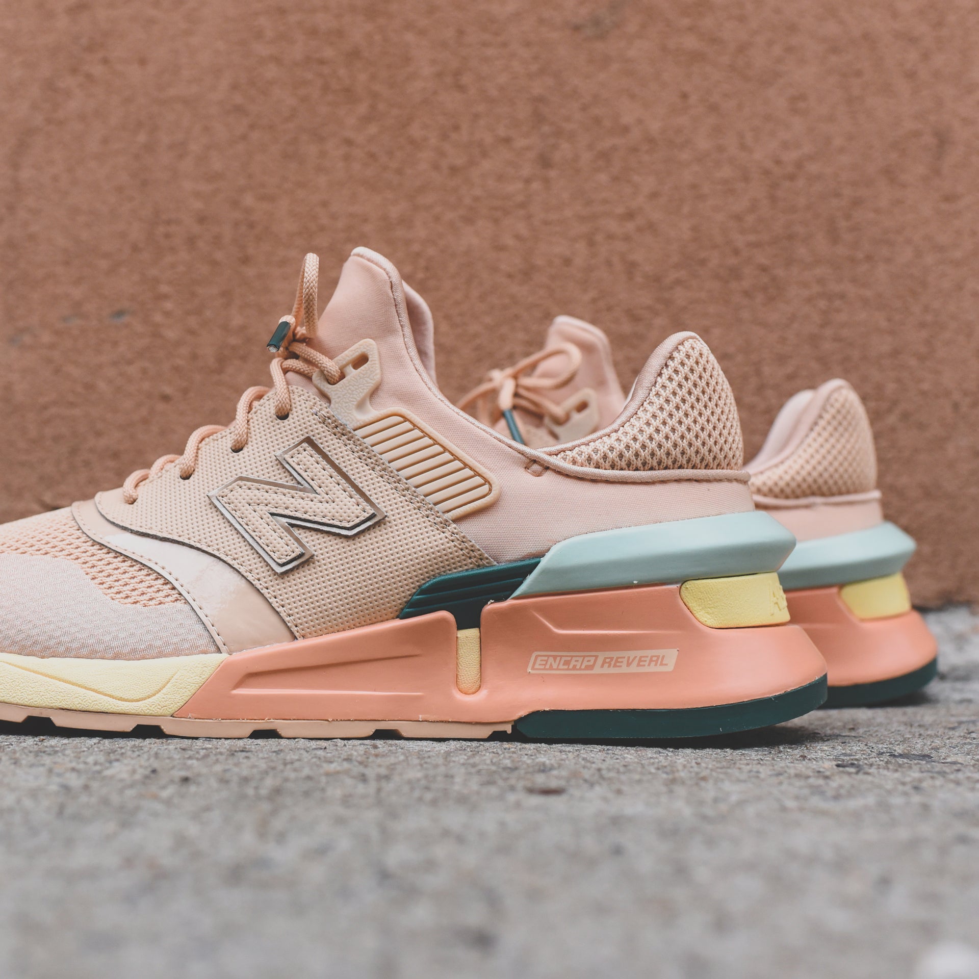 New Balance WMNS 997 Sport - Sandstone / White