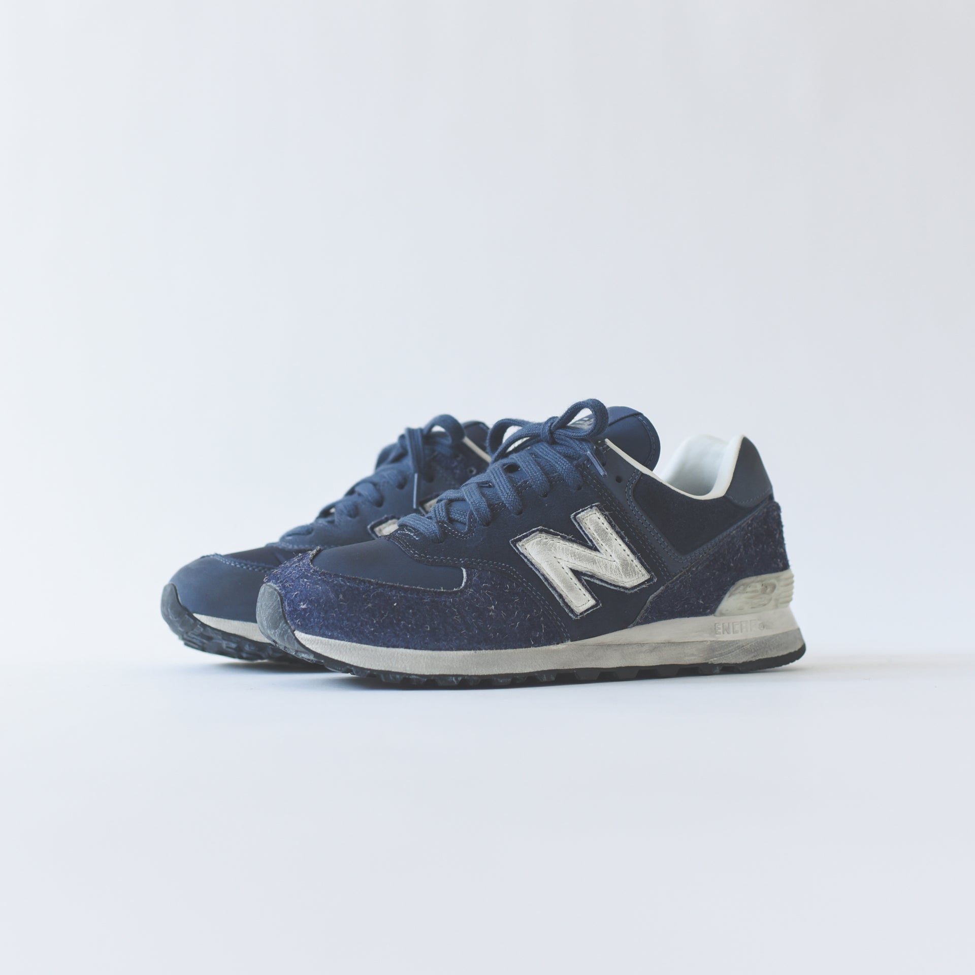 New Balance Invincible ML574 - Navy